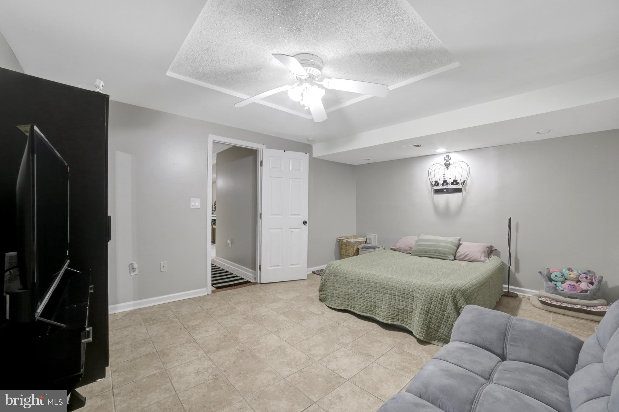 WHITE HALL FOREST - Residential