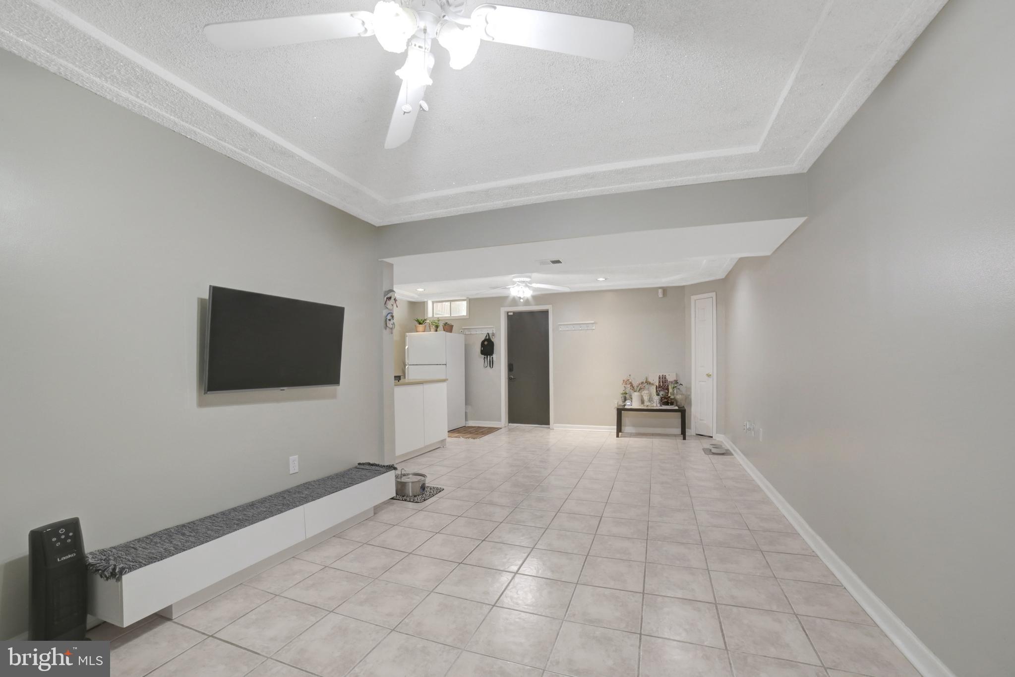 WHITE HALL FOREST - Residential