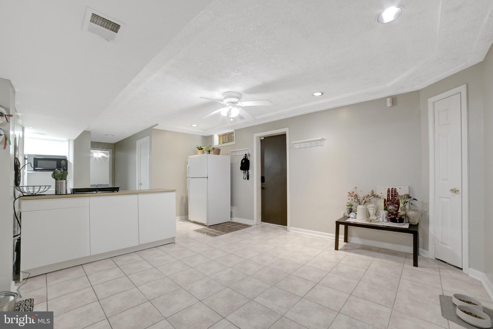 WHITE HALL FOREST - Residential