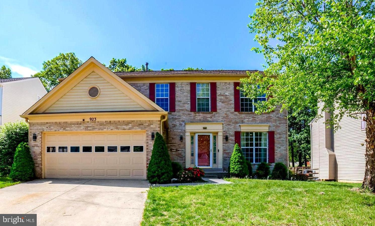 WHITE HALL FOREST - Residential