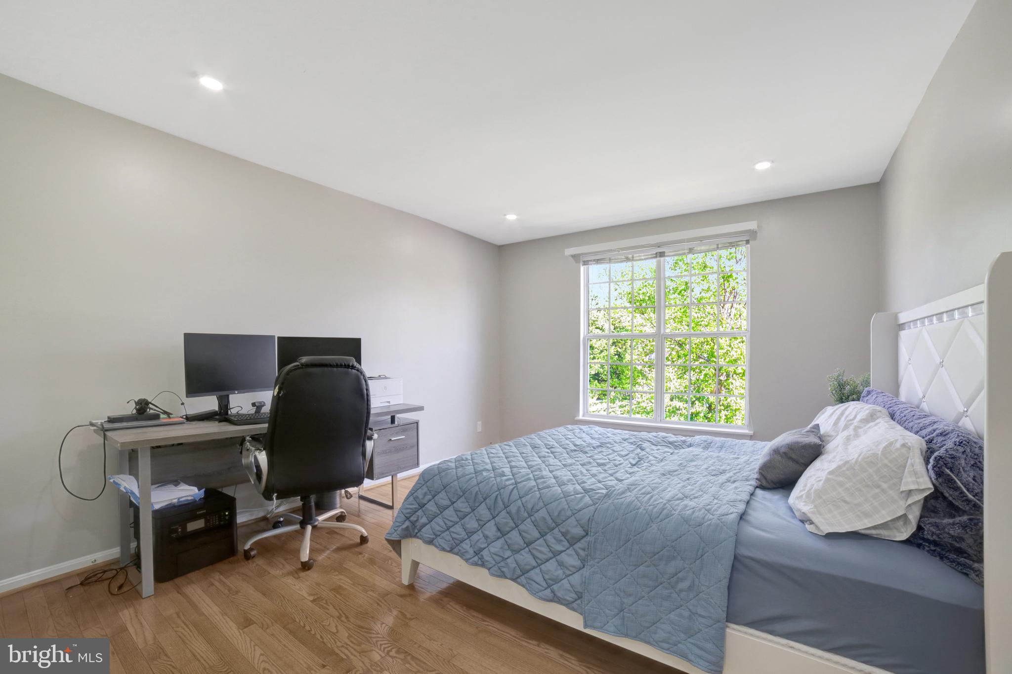 WHITE HALL FOREST - Residential