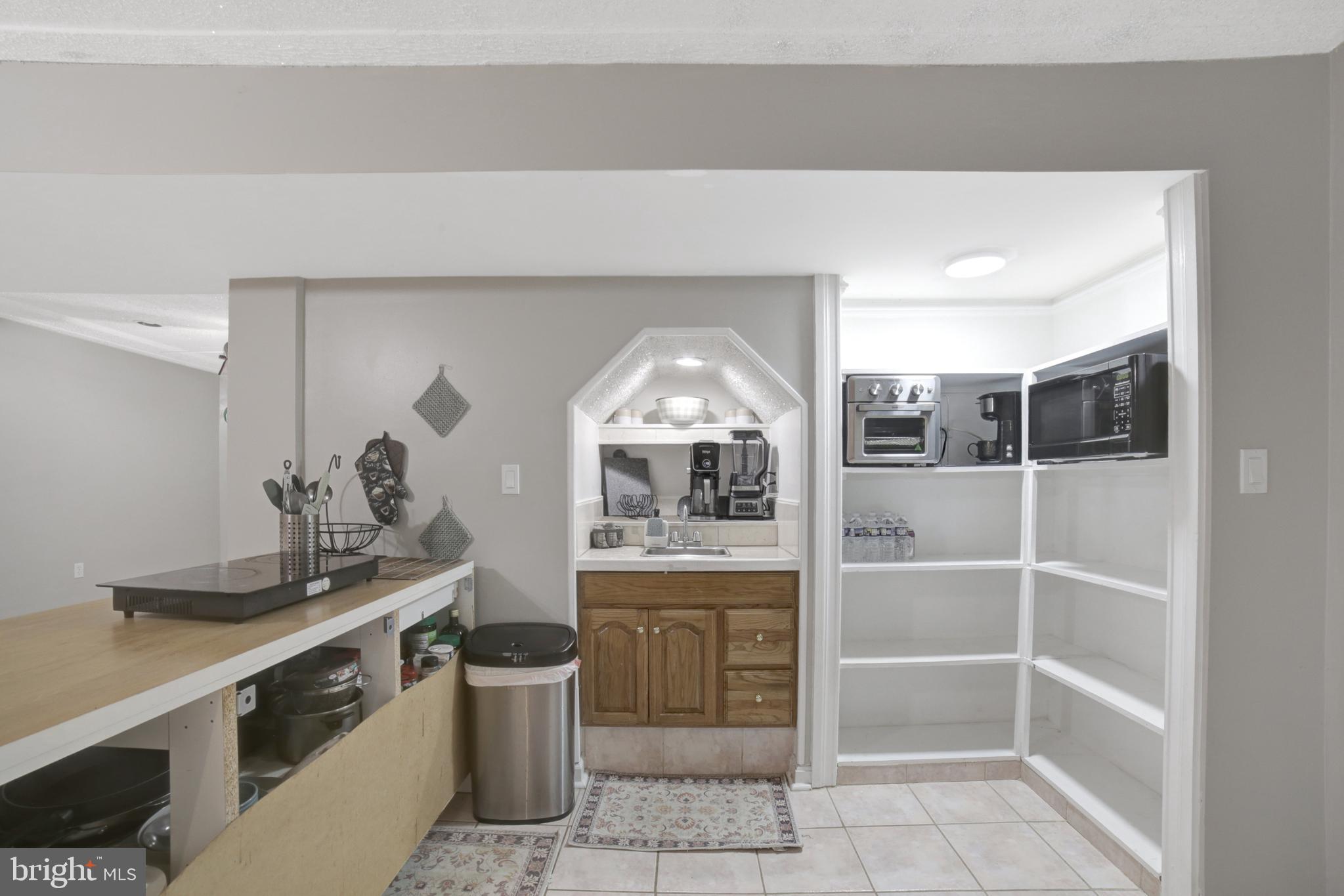 WHITE HALL FOREST - Residential