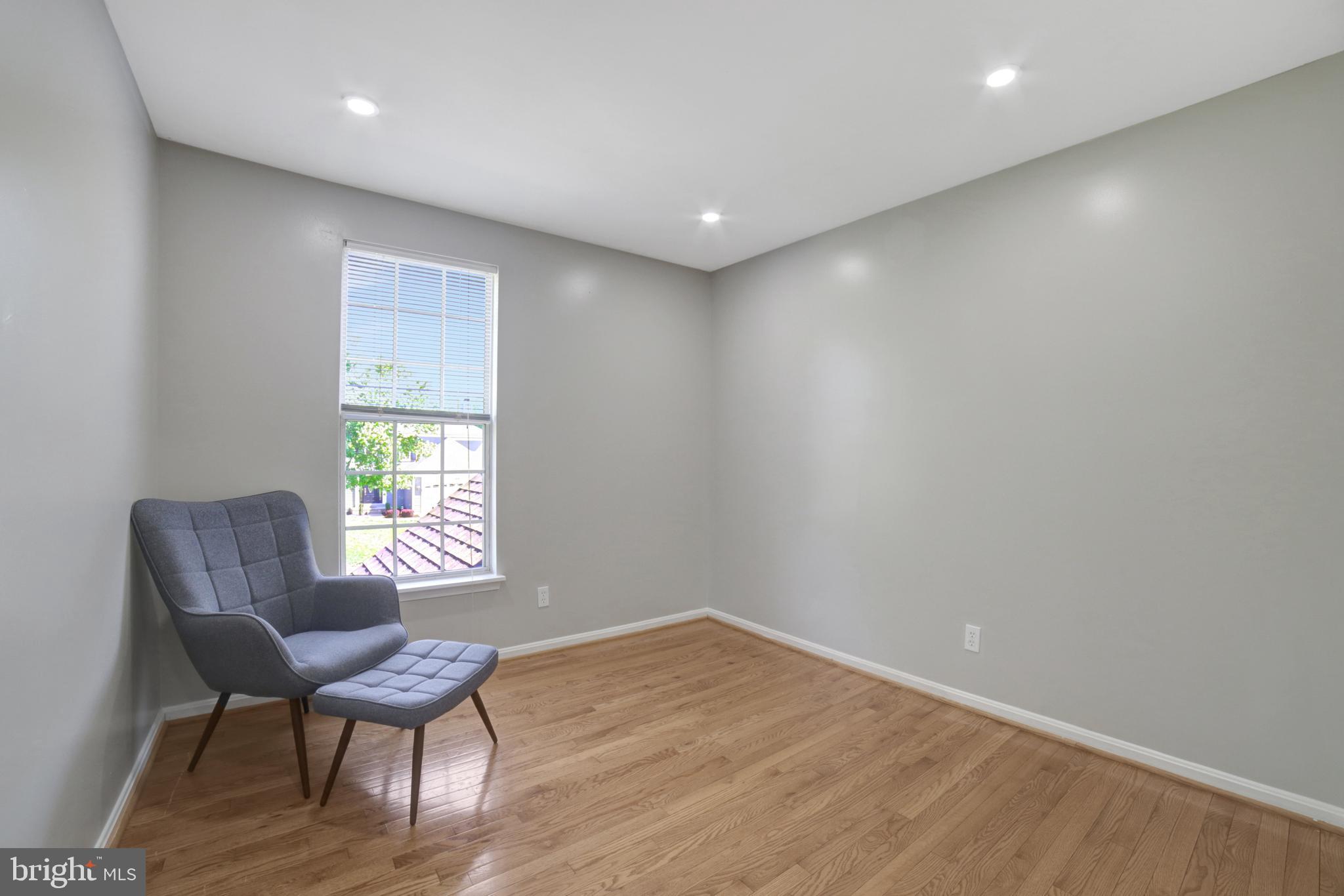 WHITE HALL FOREST - Residential