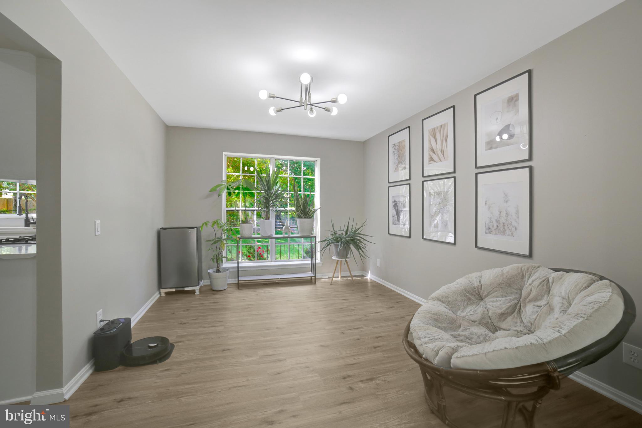 WHITE HALL FOREST - Residential