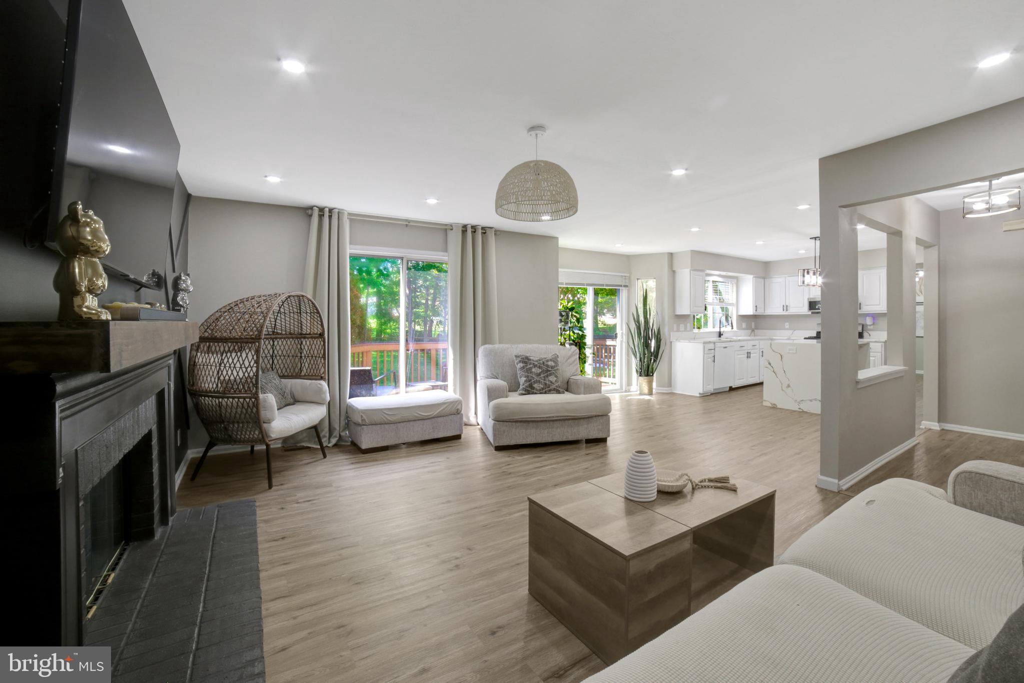 WHITE HALL FOREST - Residential