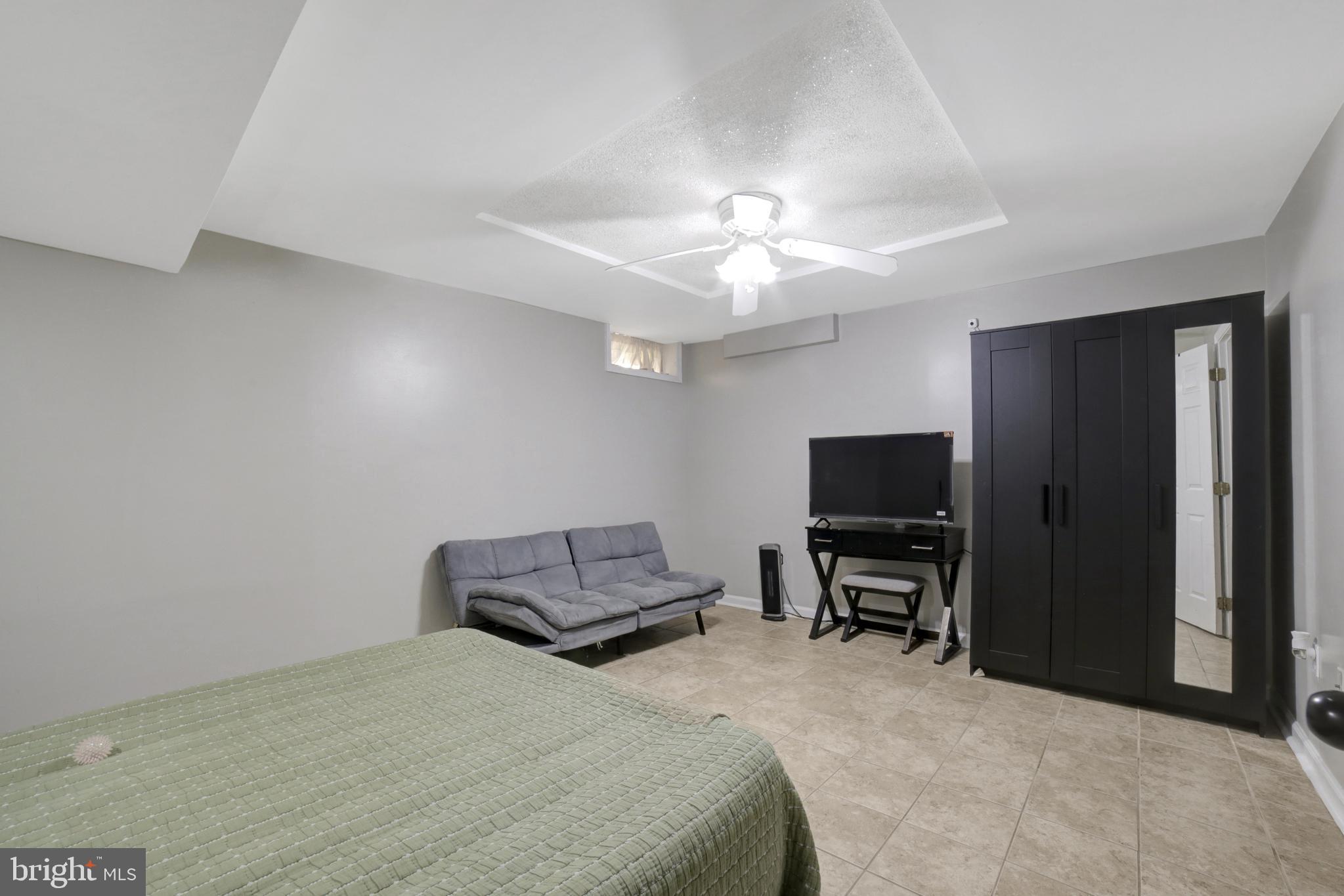 WHITE HALL FOREST - Residential