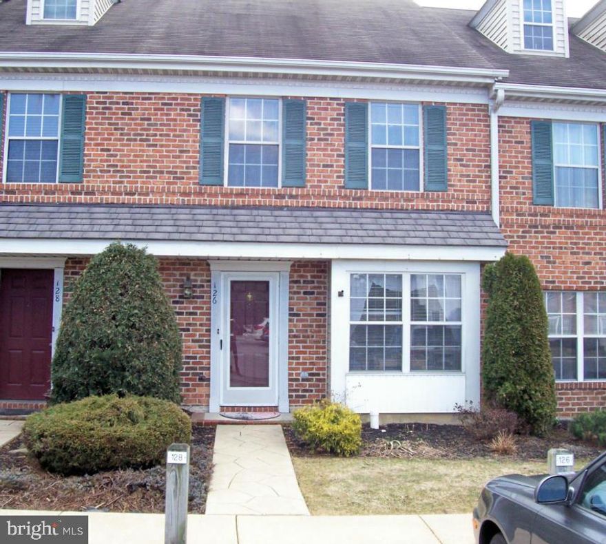 Well maintained Condo, move-in condition in great Manheim Township location.  Master bedroom with large walk-in closet.  Updated ceramic tile in kitchen, bathrooms, and foyer.  Newer stainless steel appliances.  Enjoy maintenance free living.  A MUST SEE!