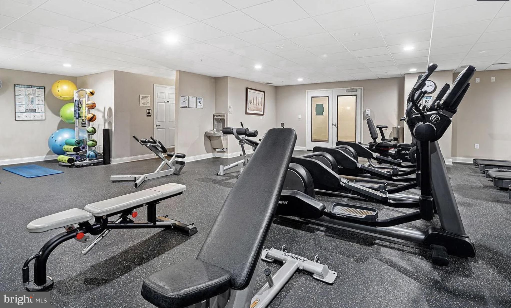 350 W ELM STREET 3213