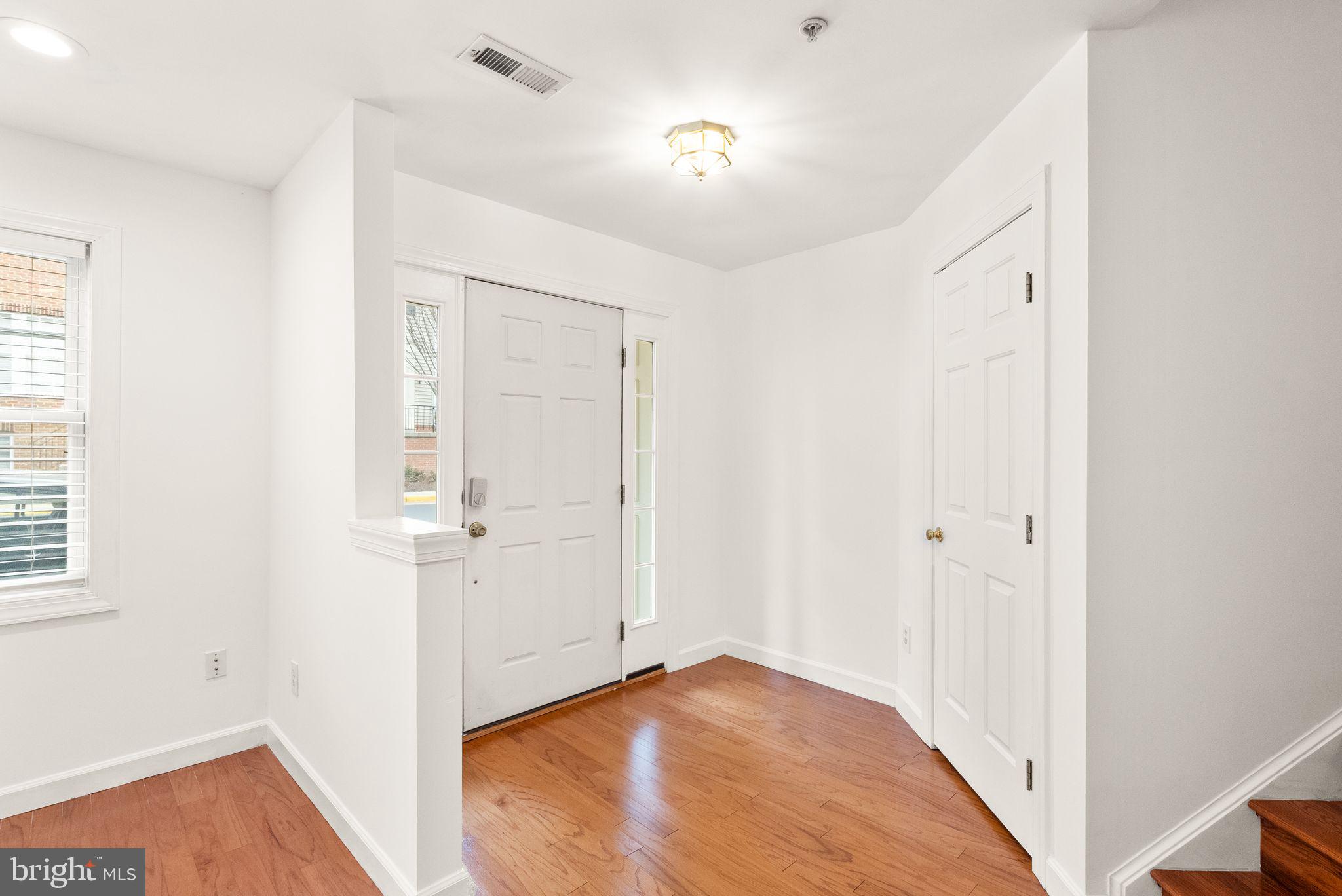 JEFFERSON PARK TOWNHOUSE - Residential