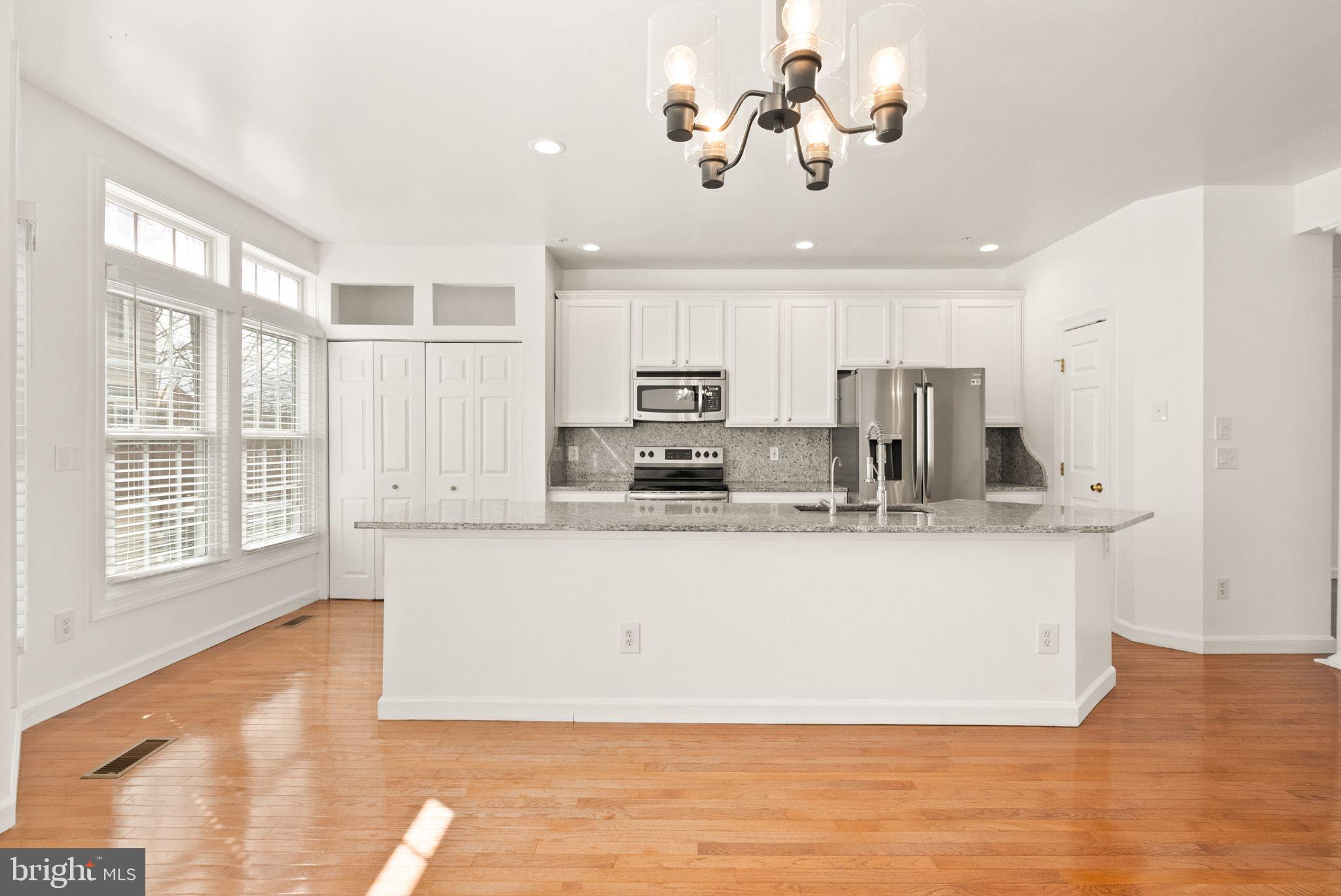 JEFFERSON PARK TOWNHOUSE - Residential