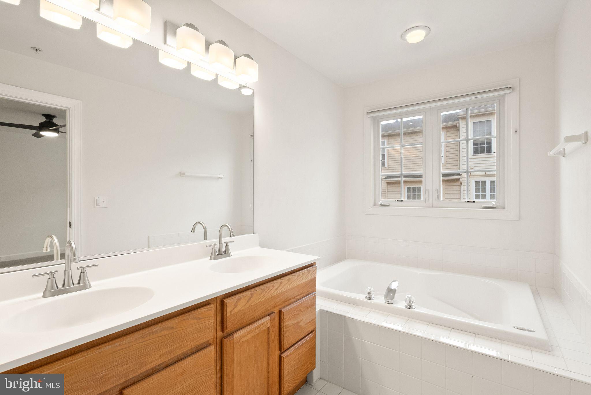 JEFFERSON PARK TOWNHOUSE - Residential