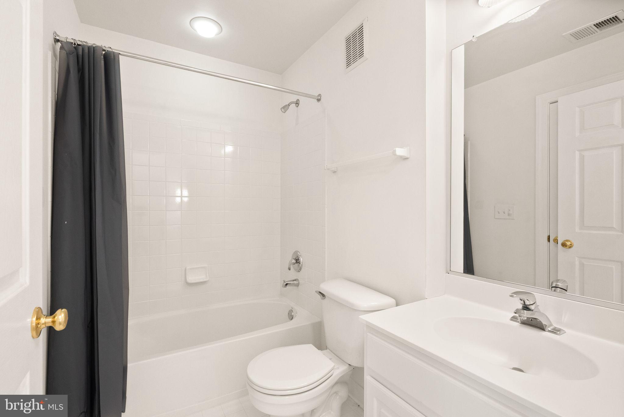 JEFFERSON PARK TOWNHOUSE - Residential