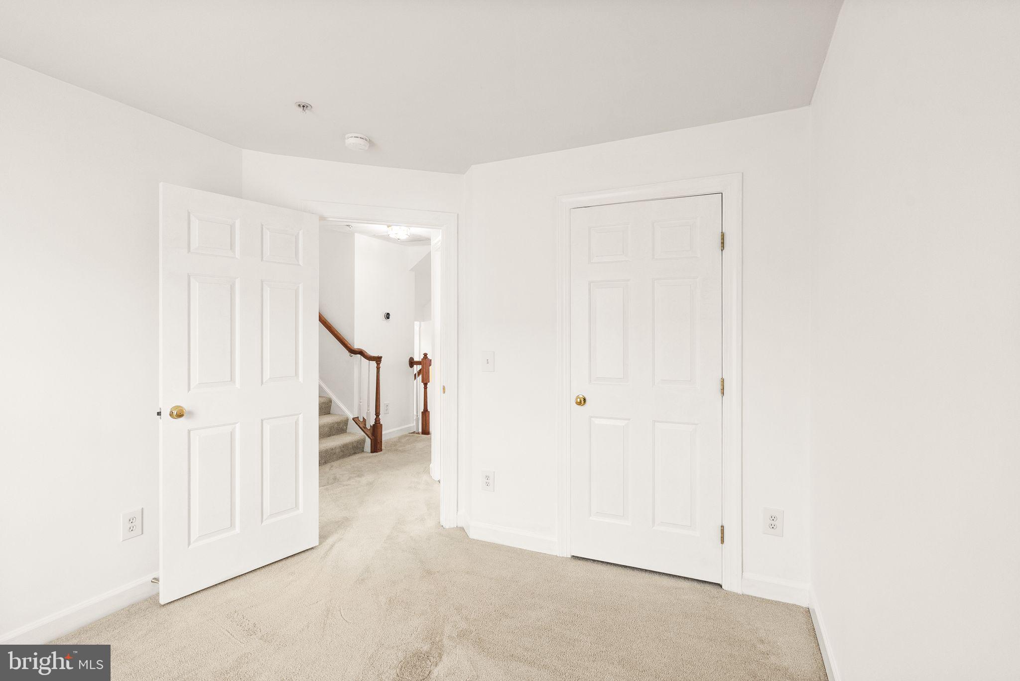 JEFFERSON PARK TOWNHOUSE - Residential