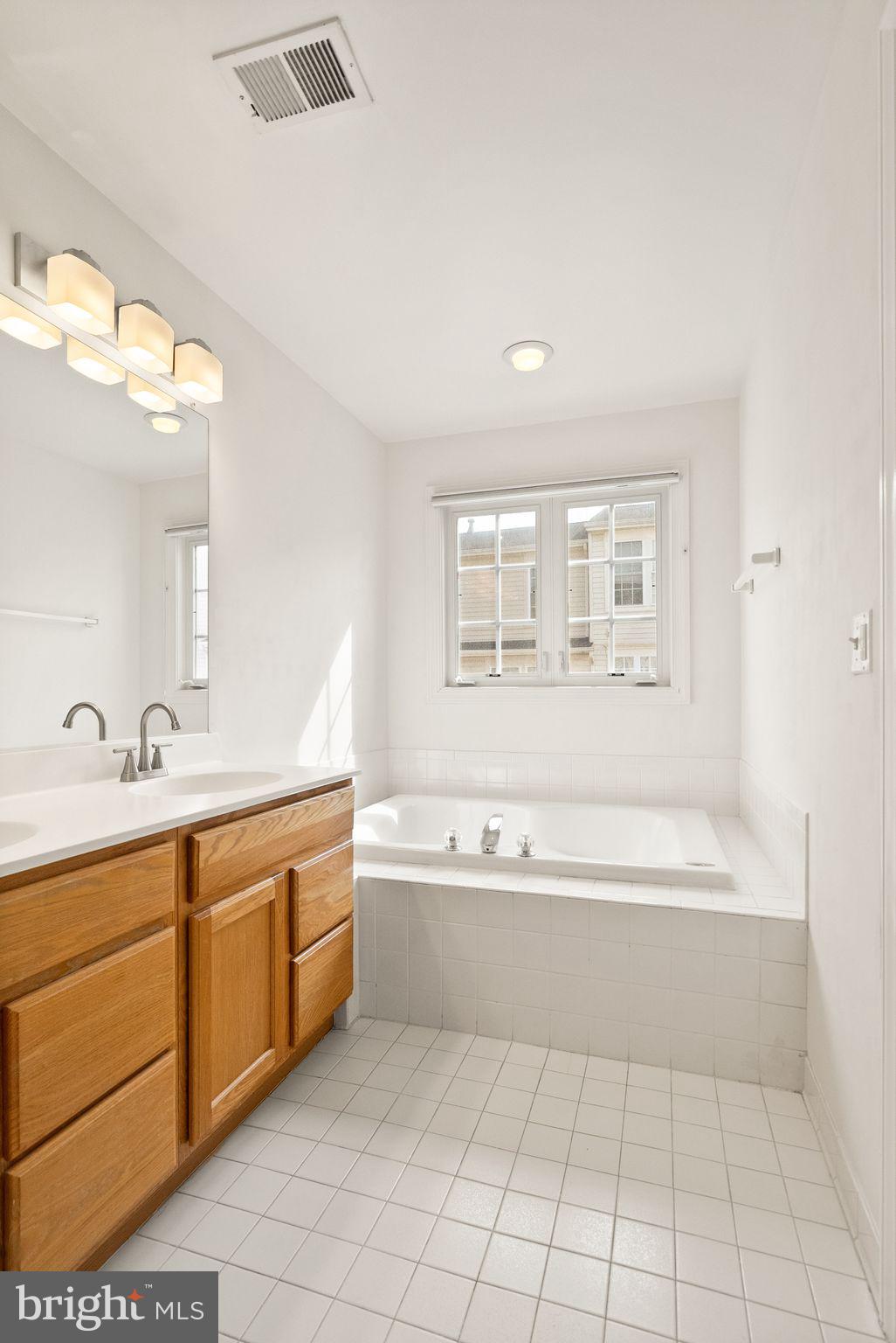 JEFFERSON PARK TOWNHOUSE - Residential