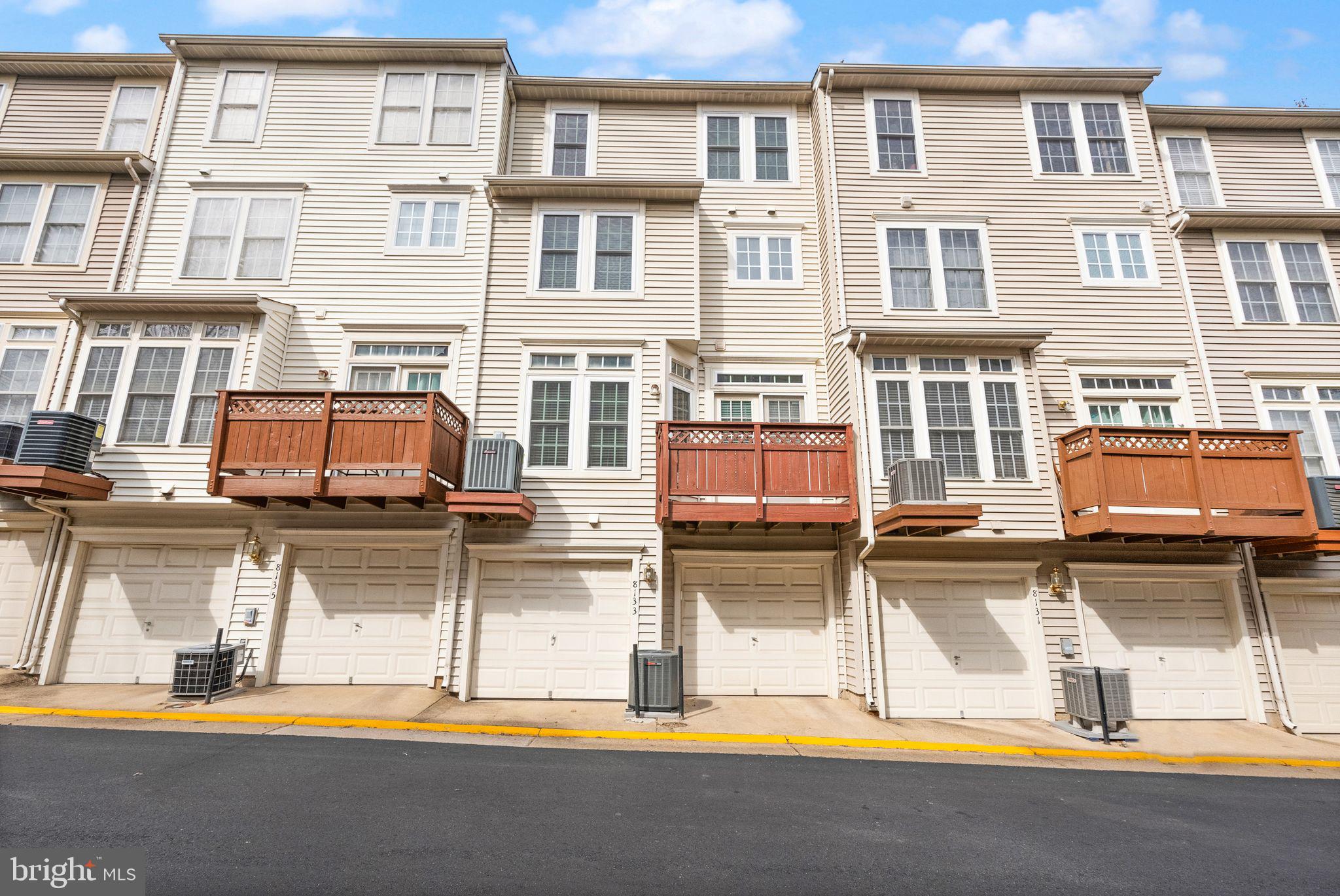 JEFFERSON PARK TOWNHOUSE - Residential