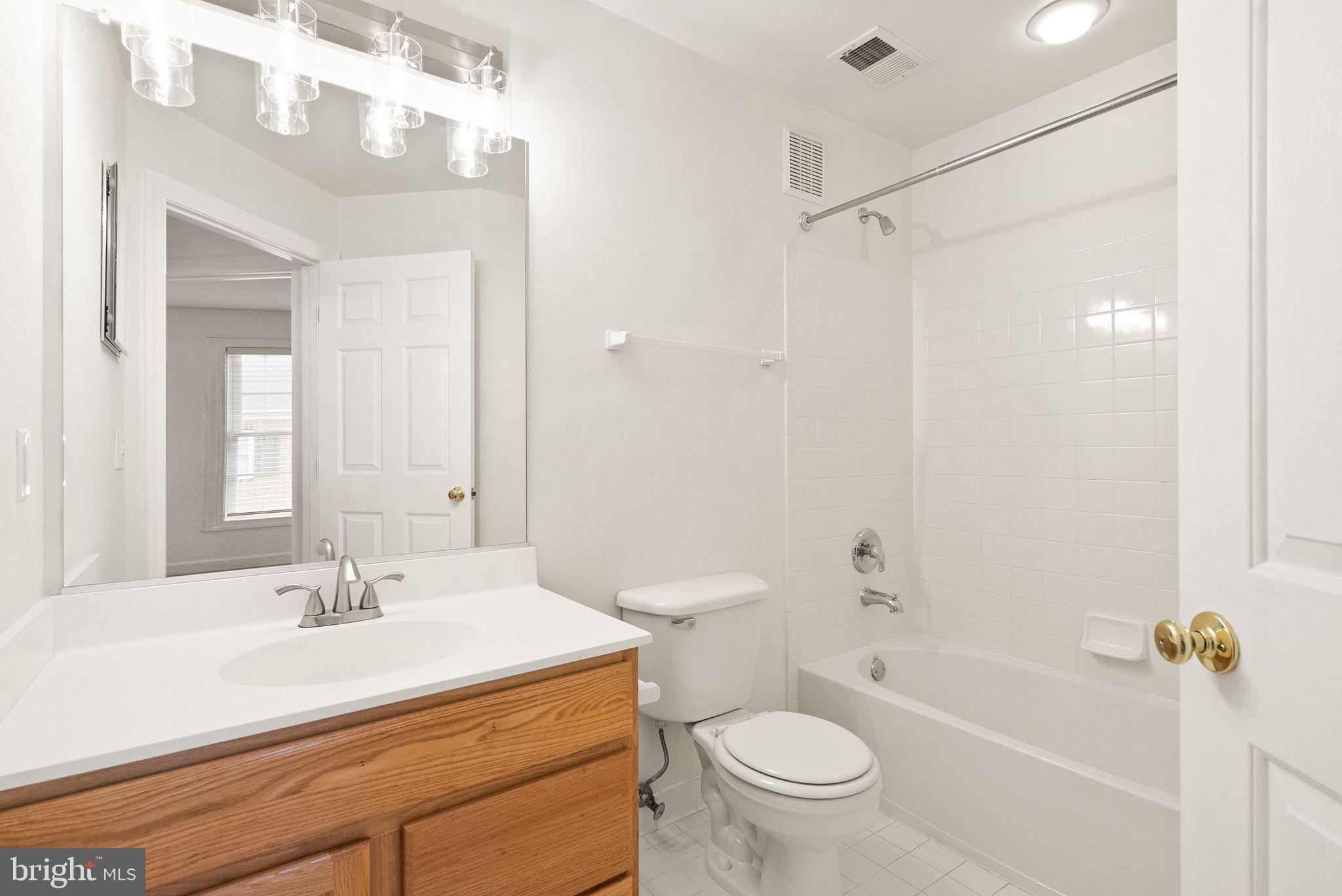 JEFFERSON PARK TOWNHOUSE - Residential