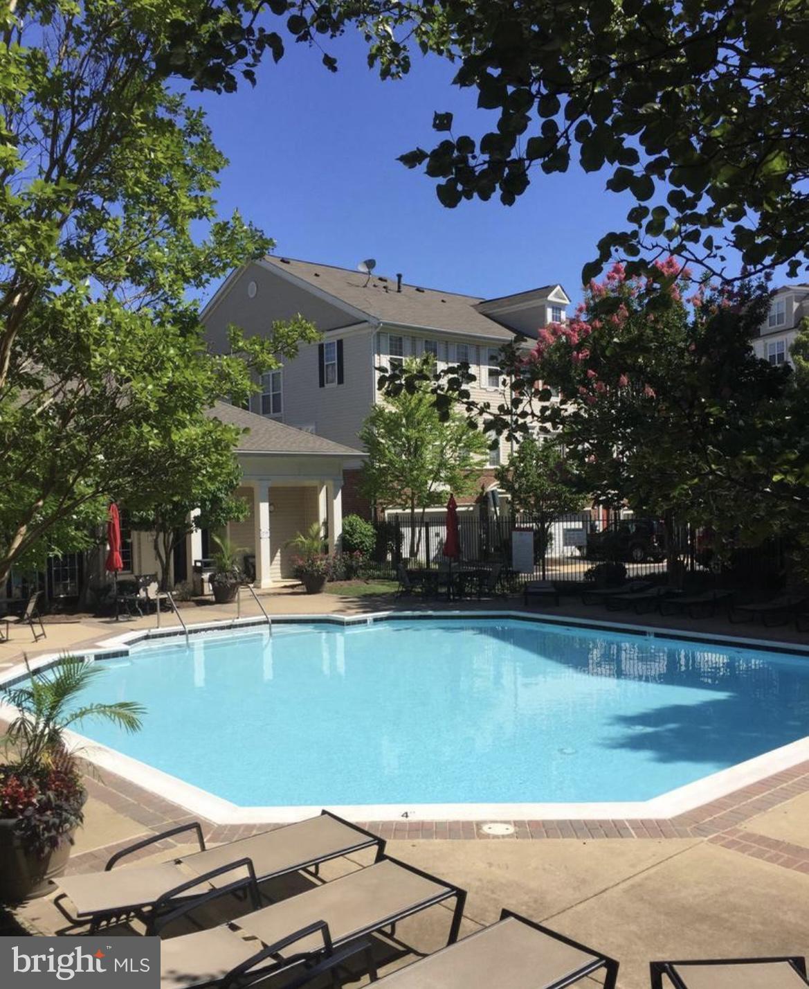 JEFFERSON PARK TOWNHOUSE - Residential