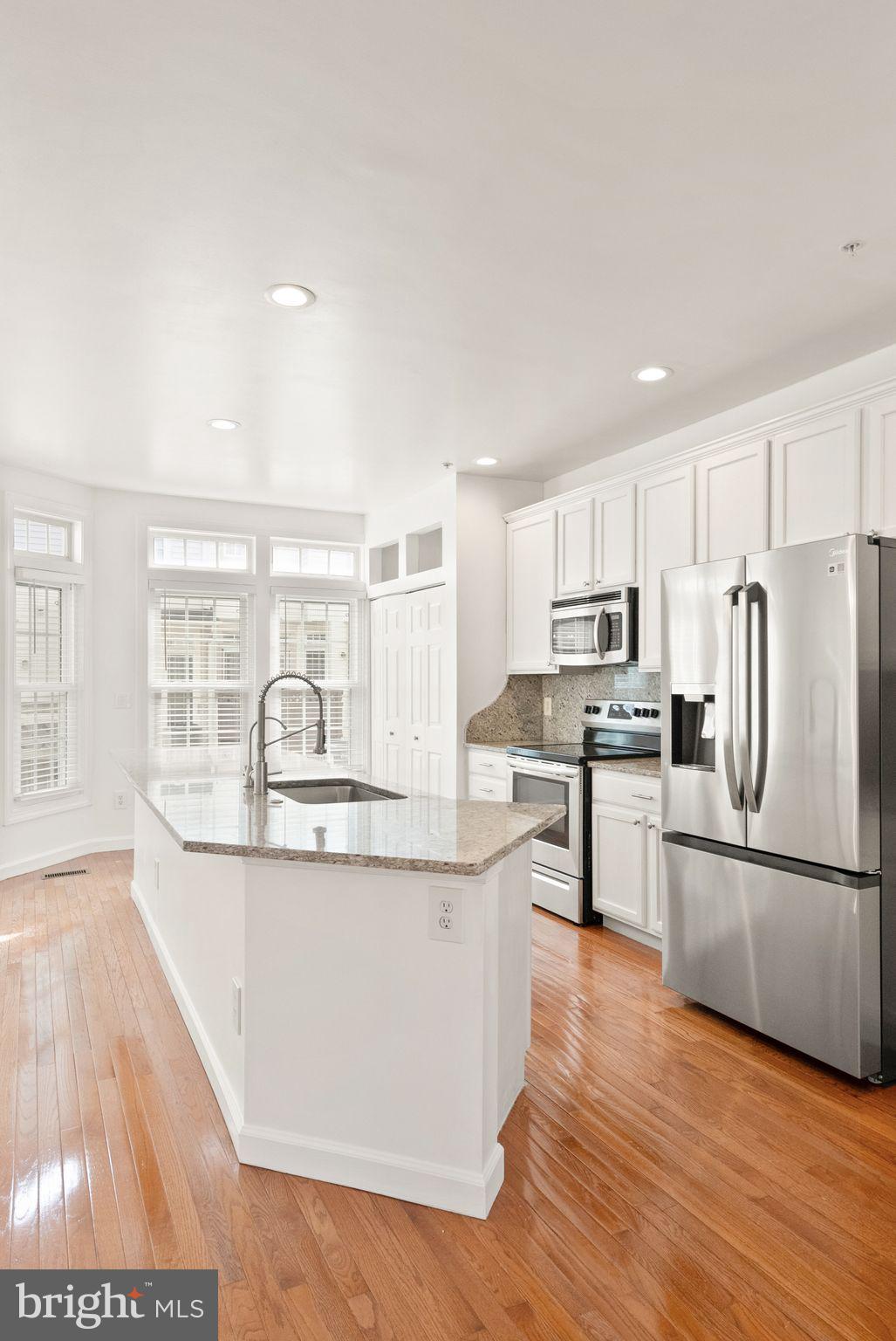 JEFFERSON PARK TOWNHOUSE - Residential