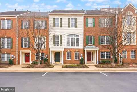 8133 Shadwell Park Lane, Falls Church, VA MLS: VAFX2223786