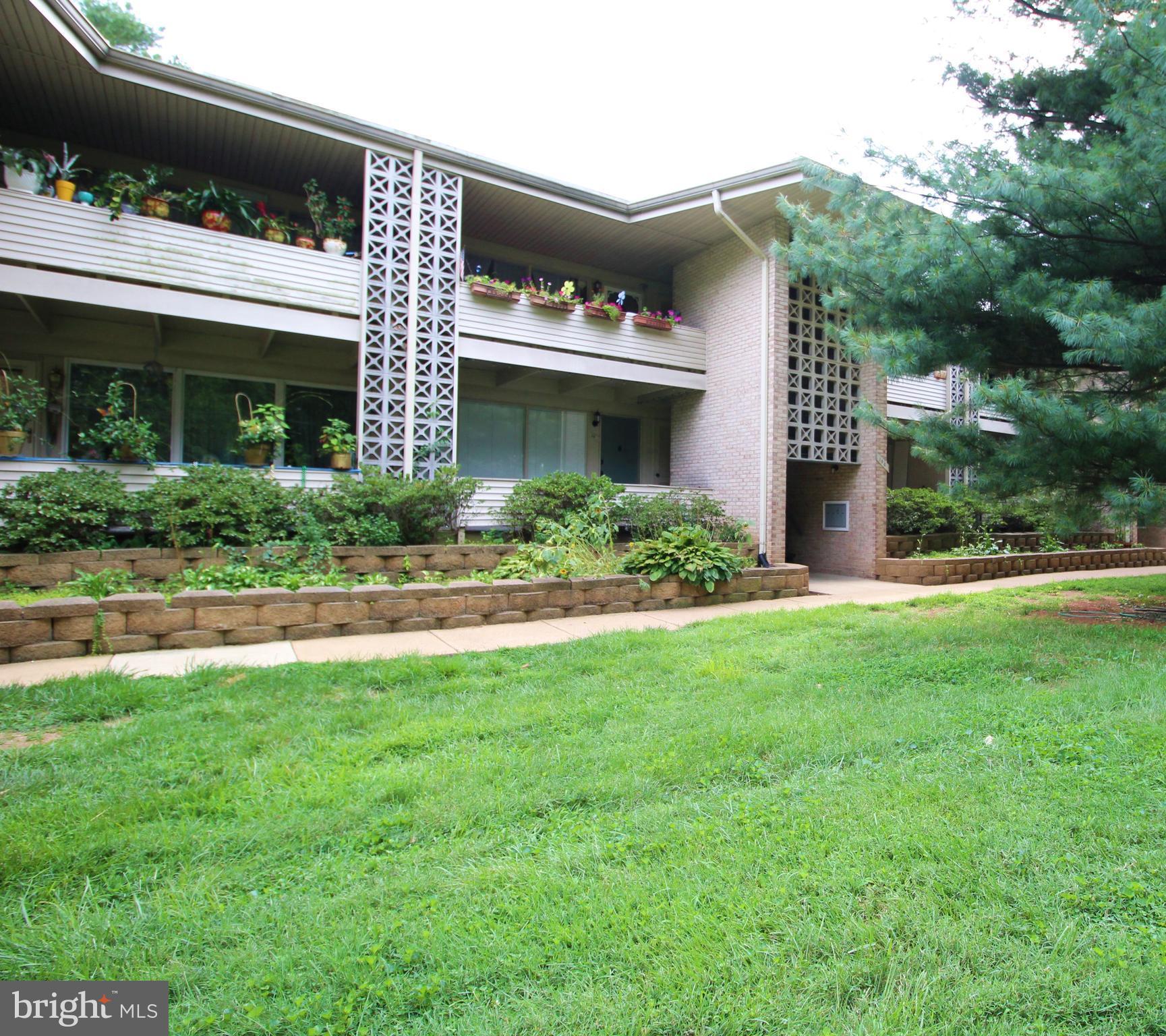 FALLS PLAZA - Residential Lease