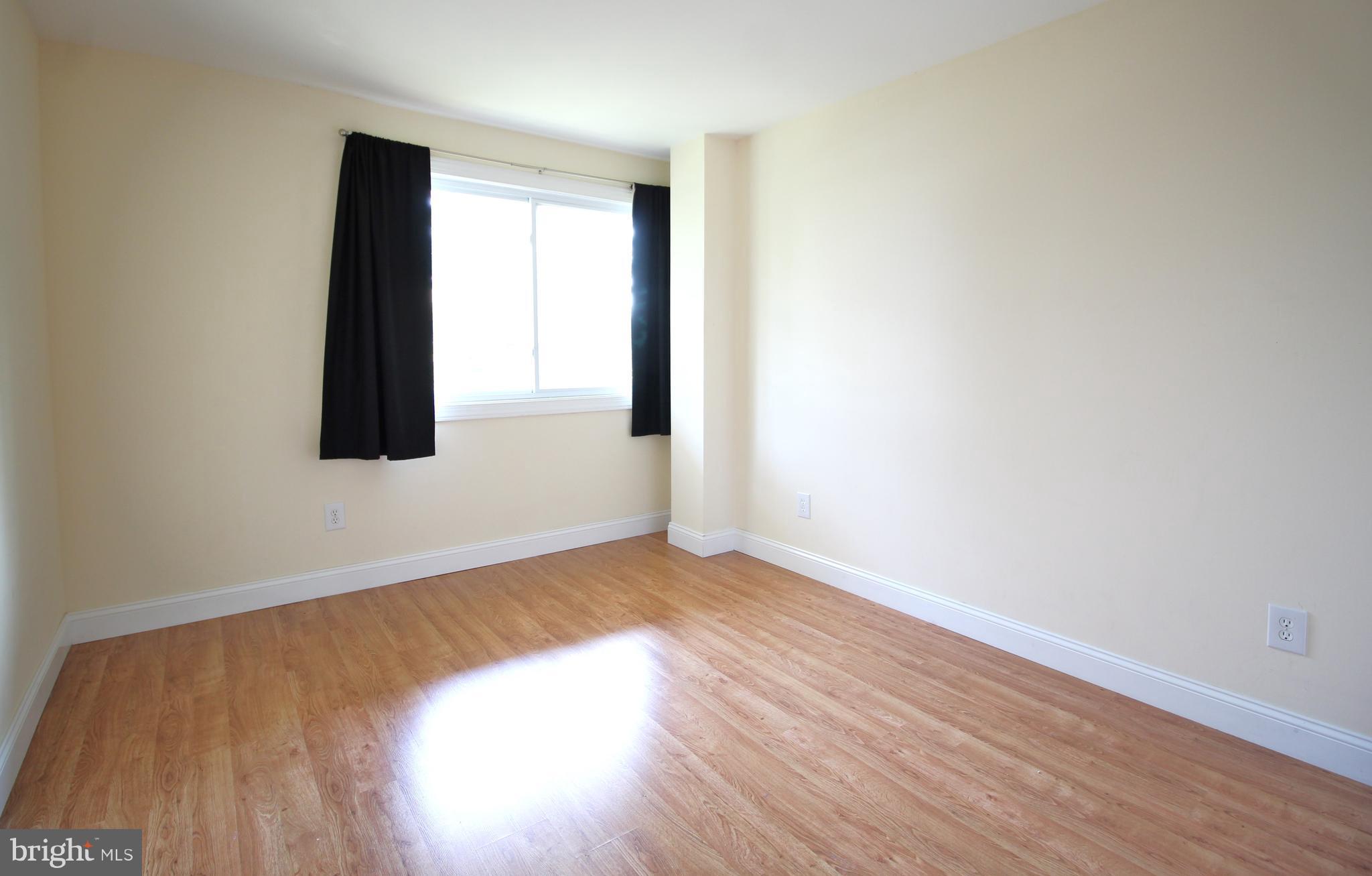 FALLS PLAZA - Residential Lease