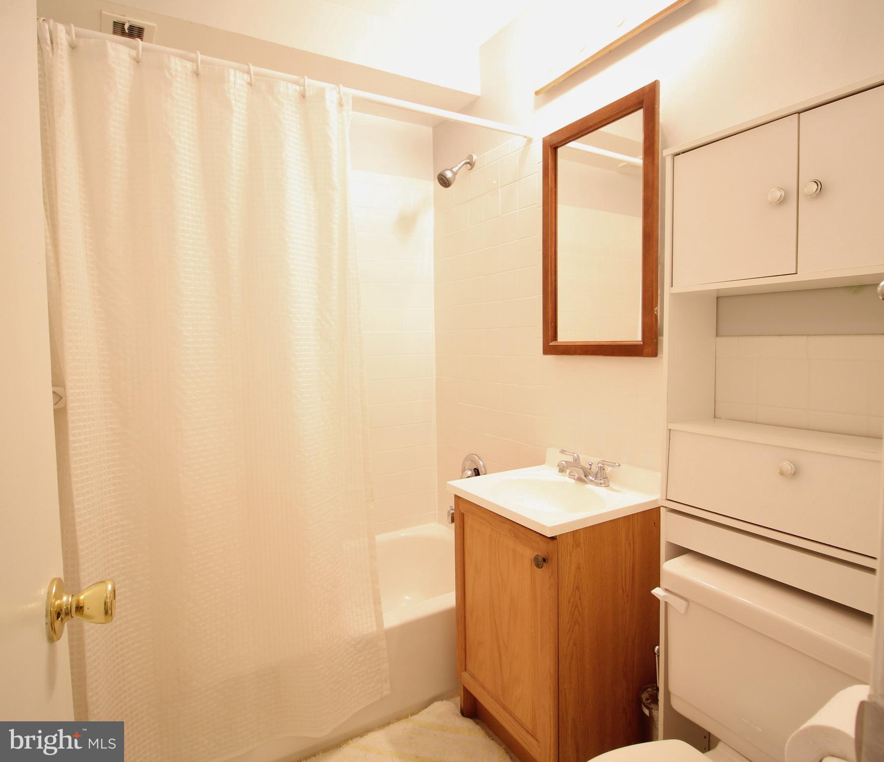 FALLS PLAZA - Residential Lease