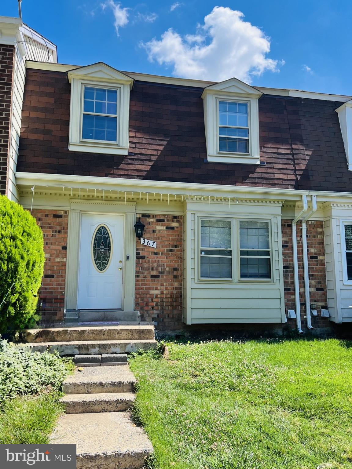 Photo 1 of 13 — 367 LINDEN COURT, HERNDON, VA 20170