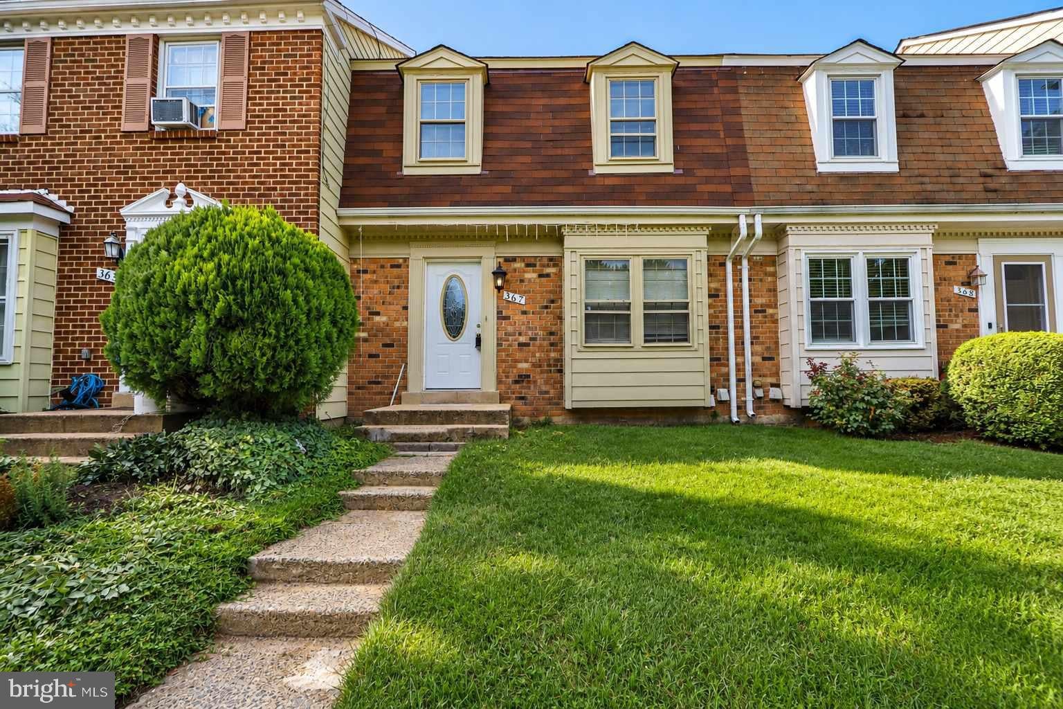 367 LINDEN COURT