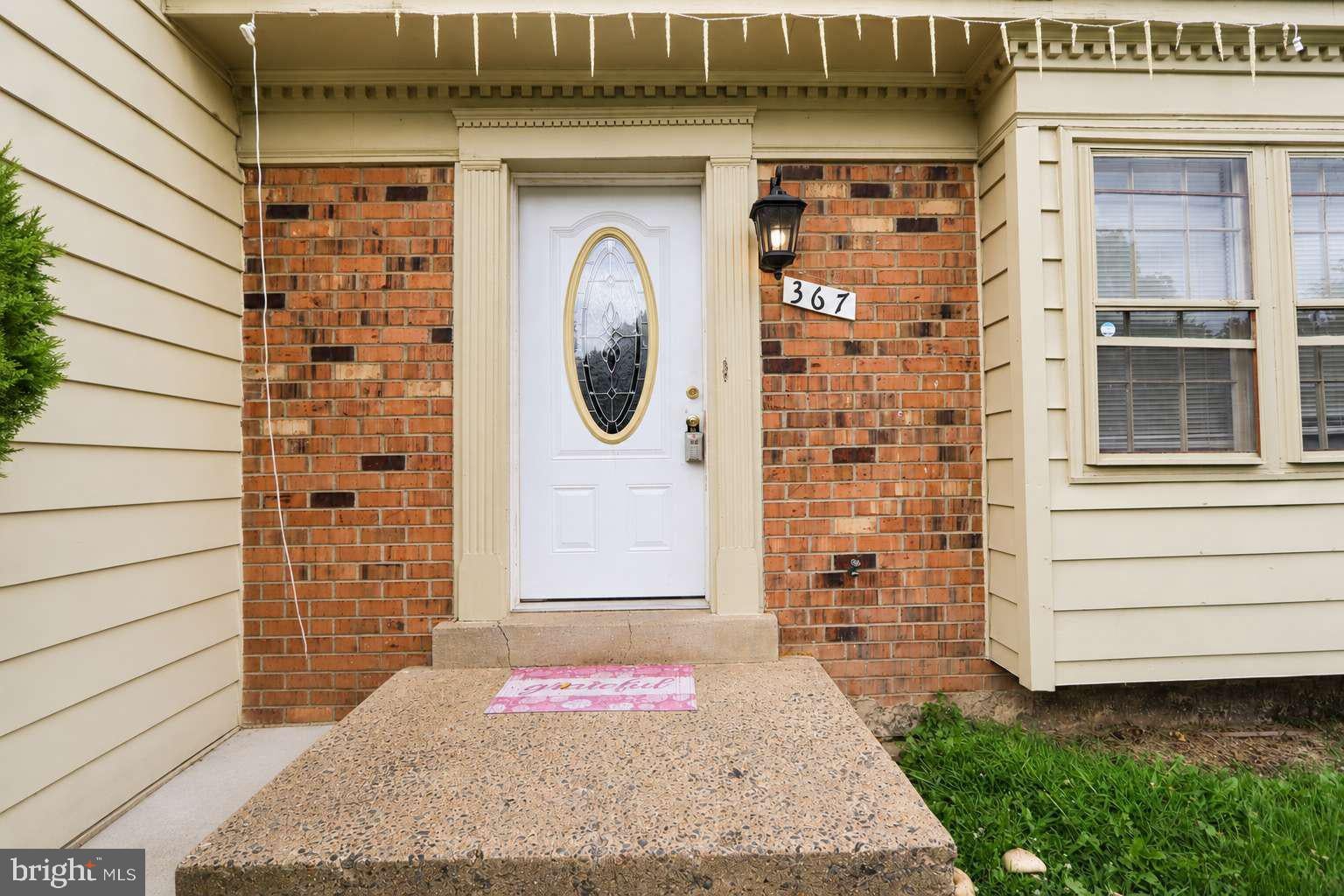 367 LINDEN COURT