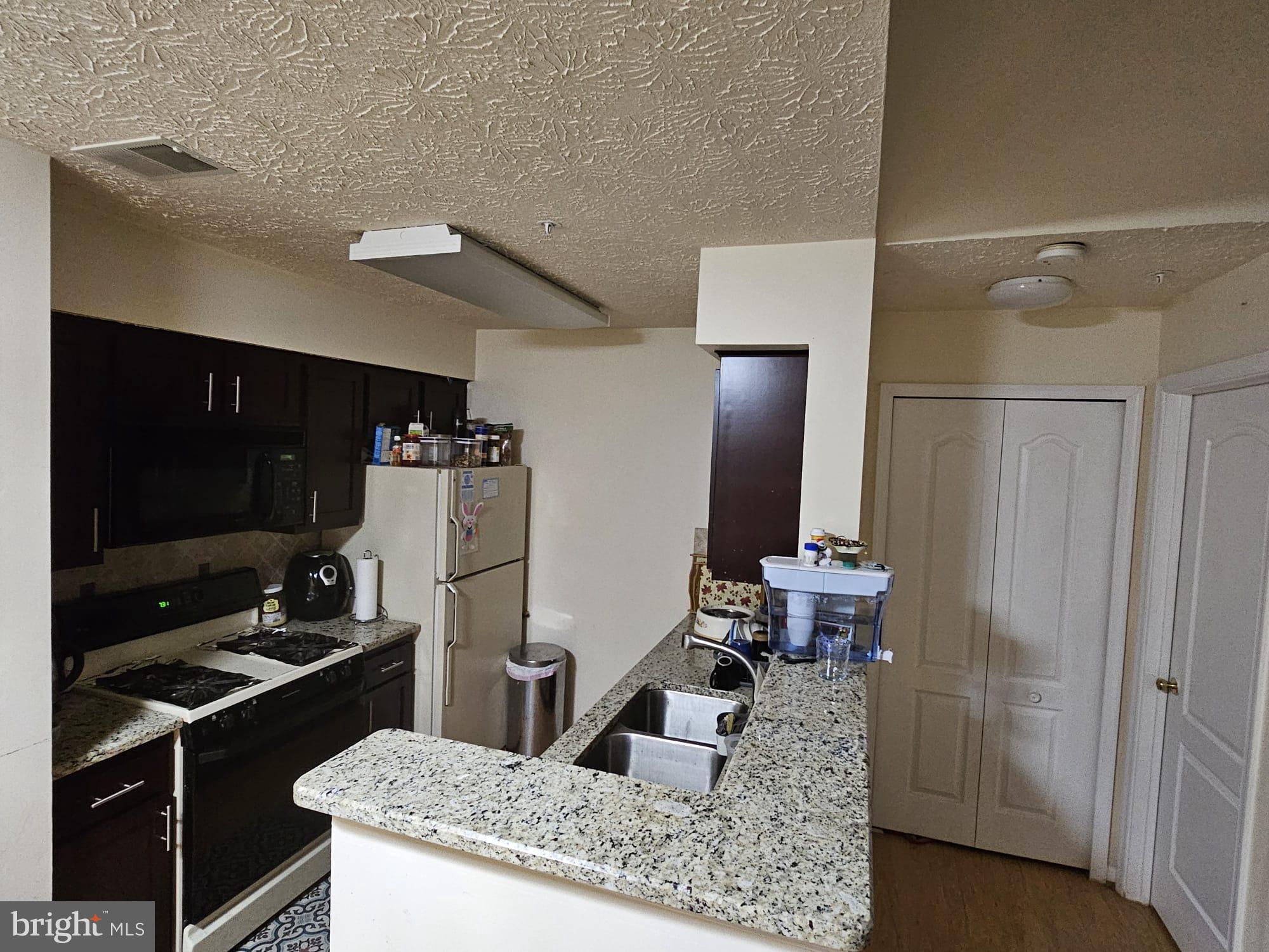 LARGO TOWN CENTER CONDOMINIUMS - Residential Lease