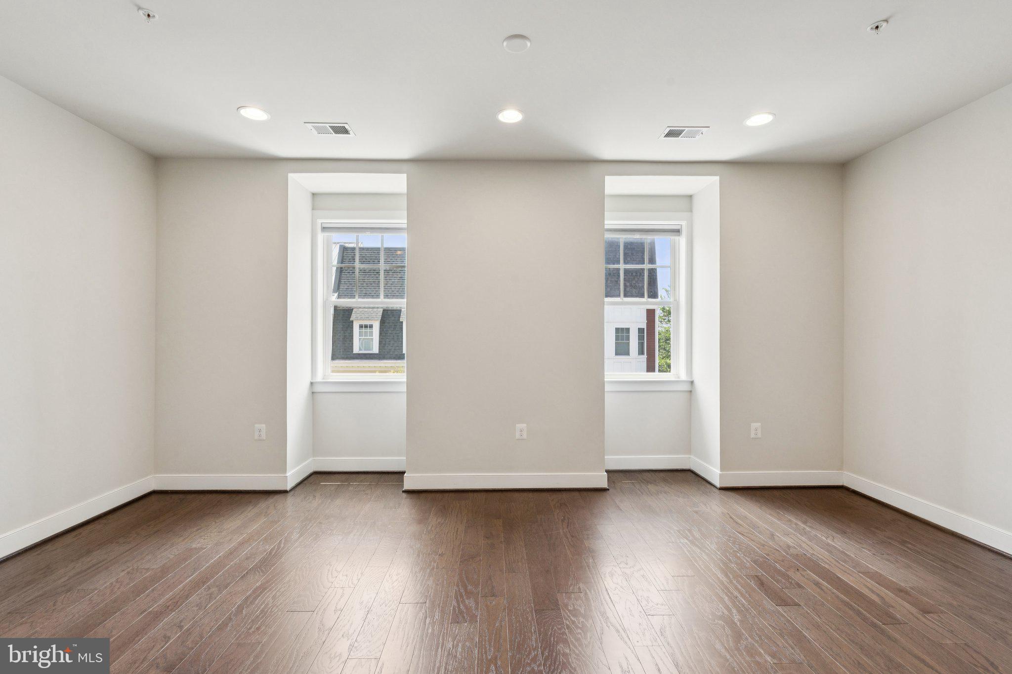 POTOMAC YARD - Residential Lease