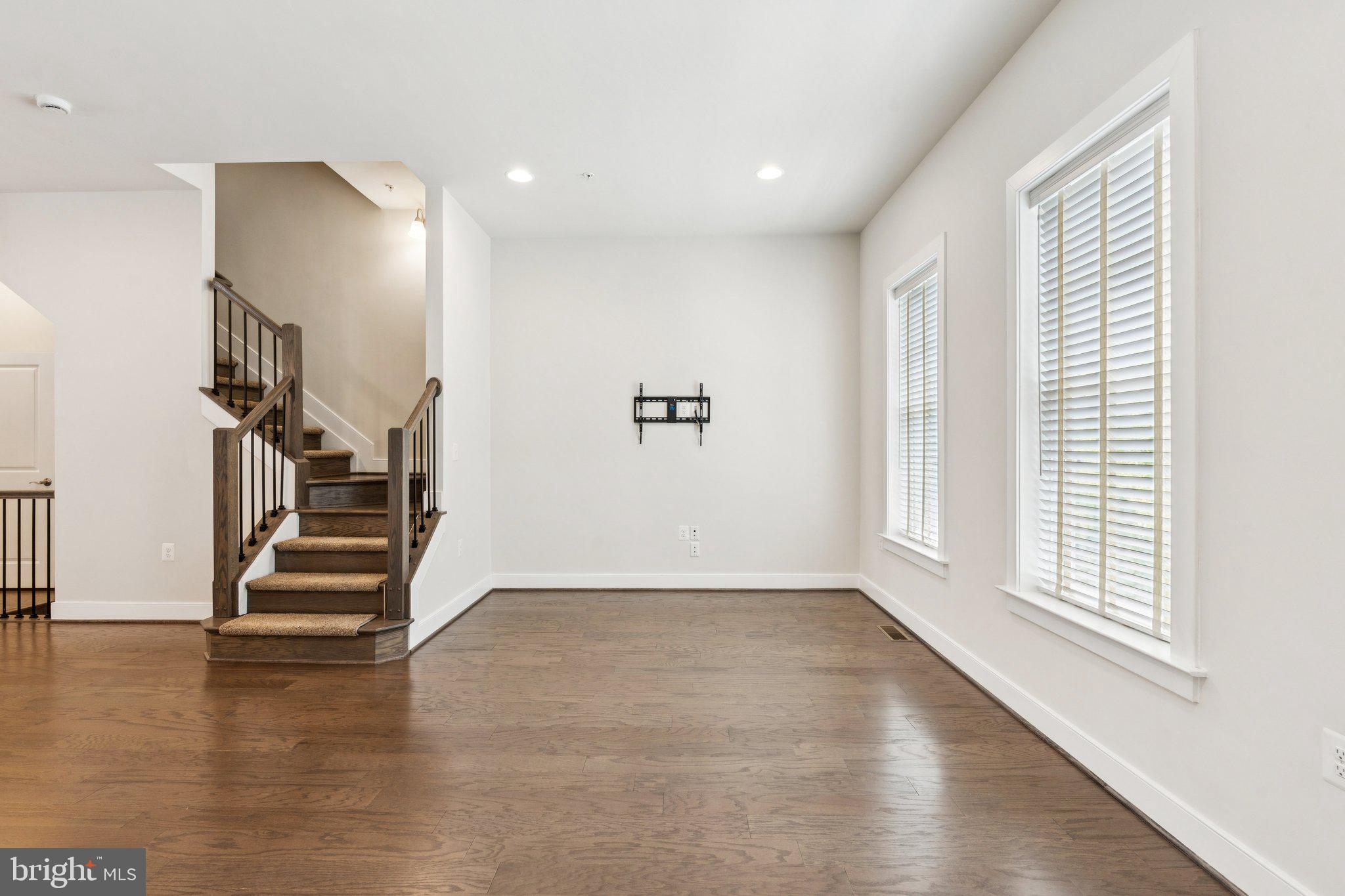 POTOMAC YARD - Residential Lease