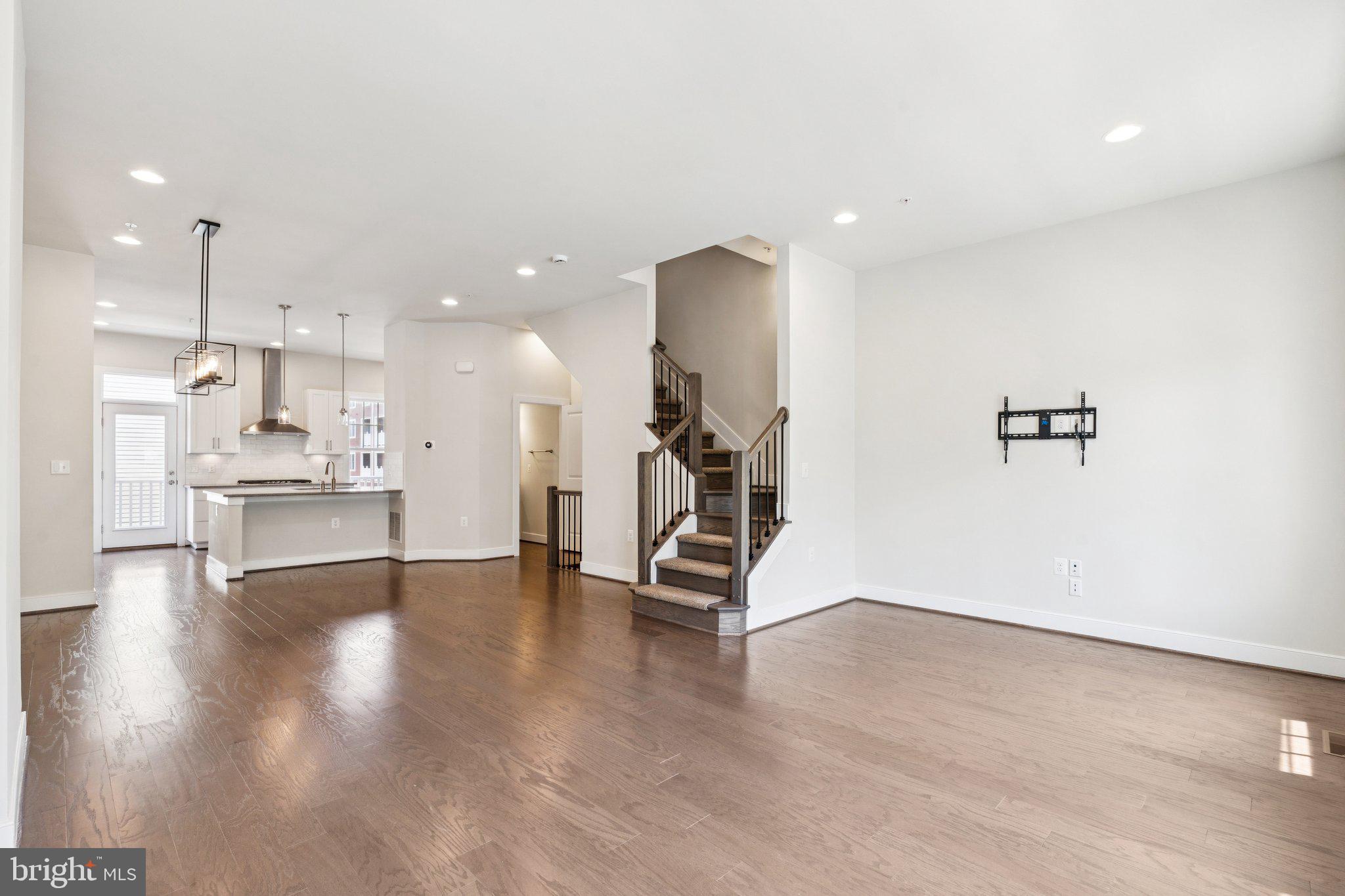 POTOMAC YARD - Residential Lease