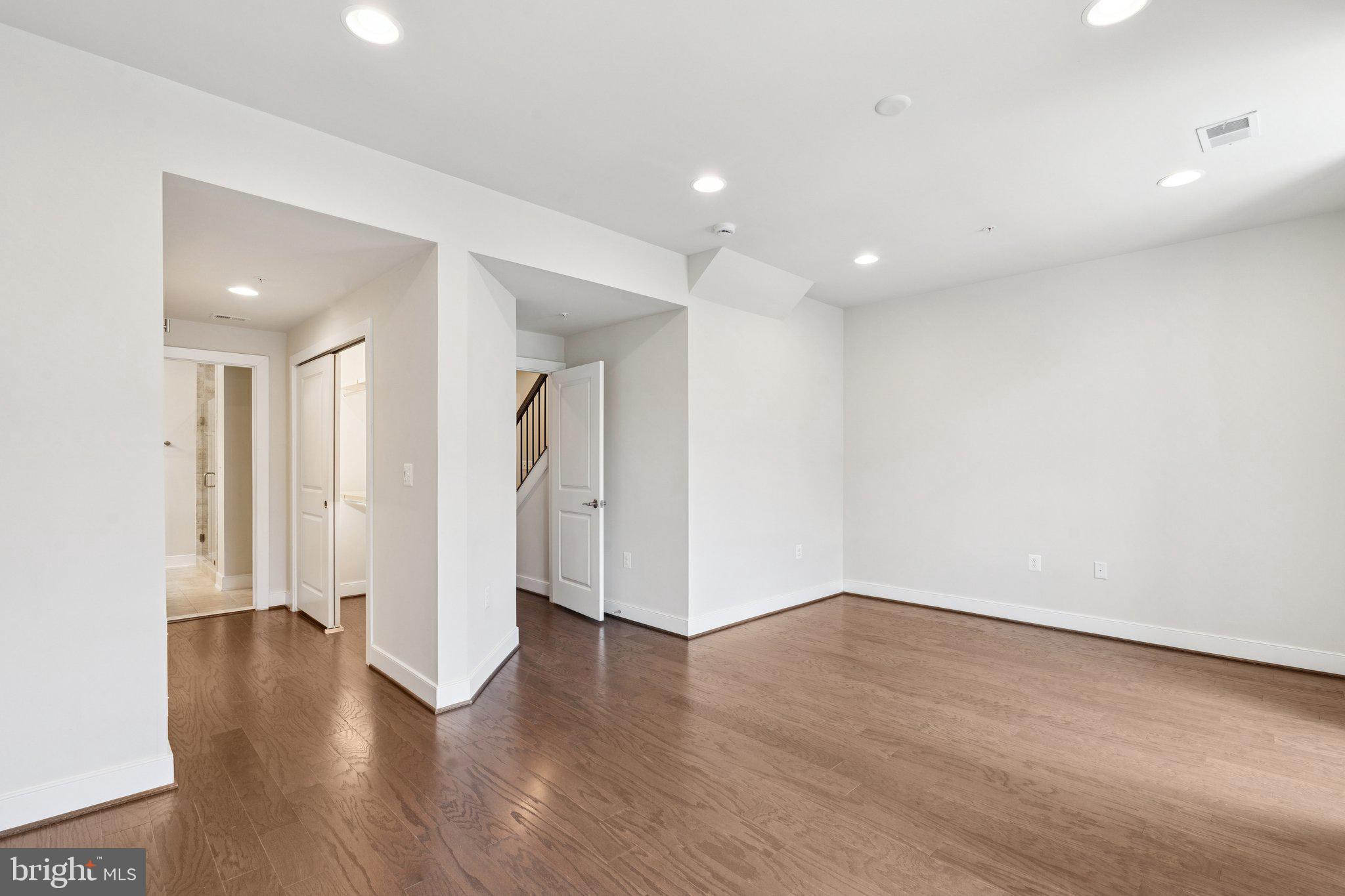 POTOMAC YARD - Residential Lease