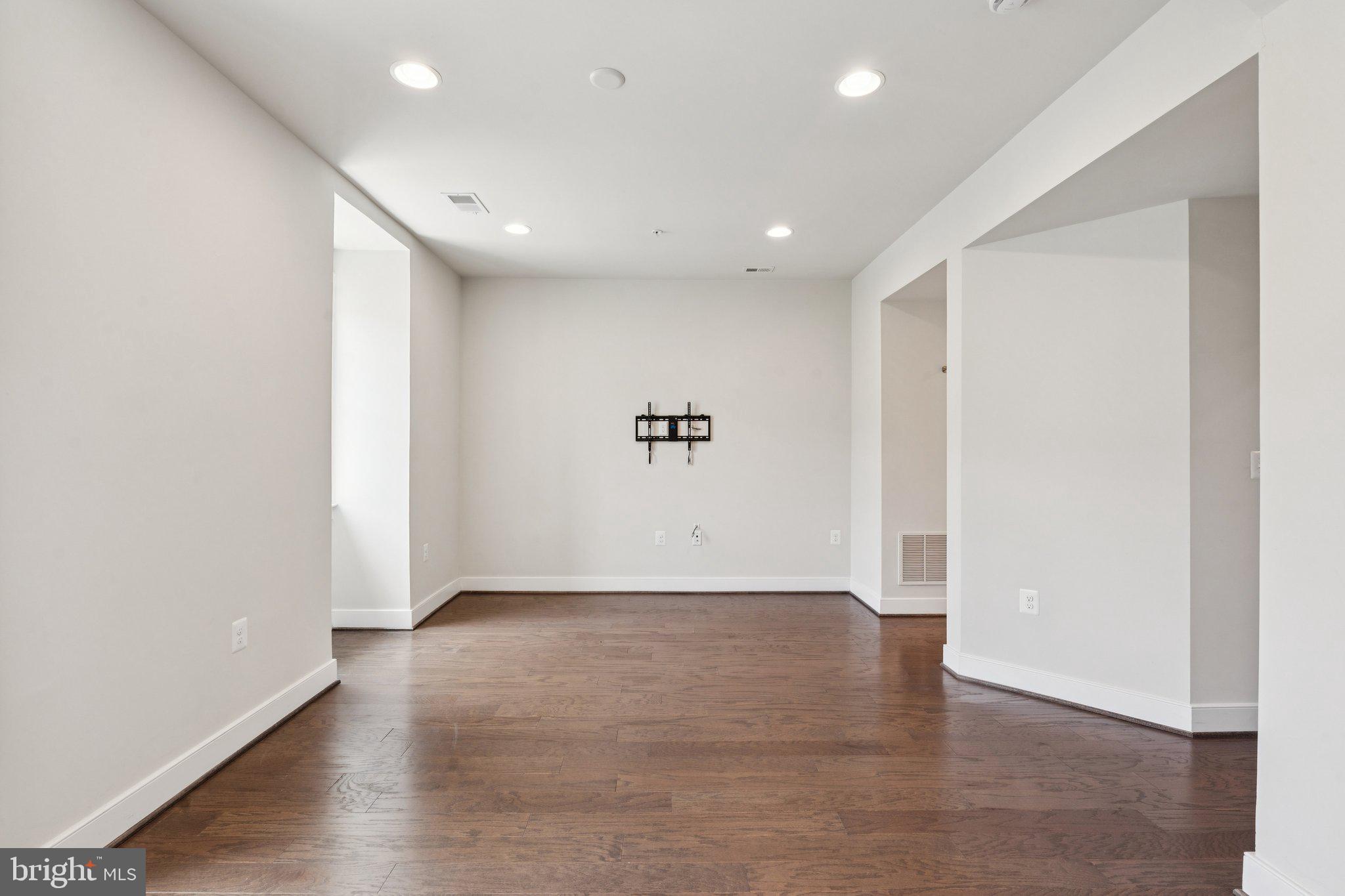 POTOMAC YARD - Residential Lease