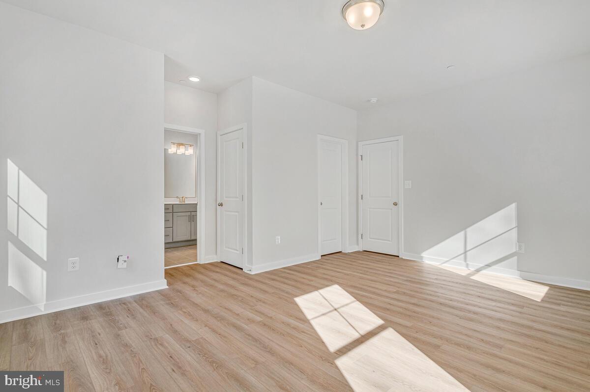 QUEEN ANNE COLONY - Residential