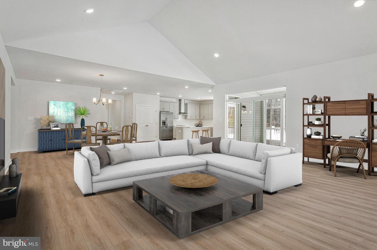 QUEEN ANNE COLONY - Residential