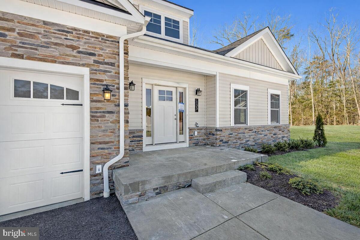 QUEEN ANNE COLONY - Residential