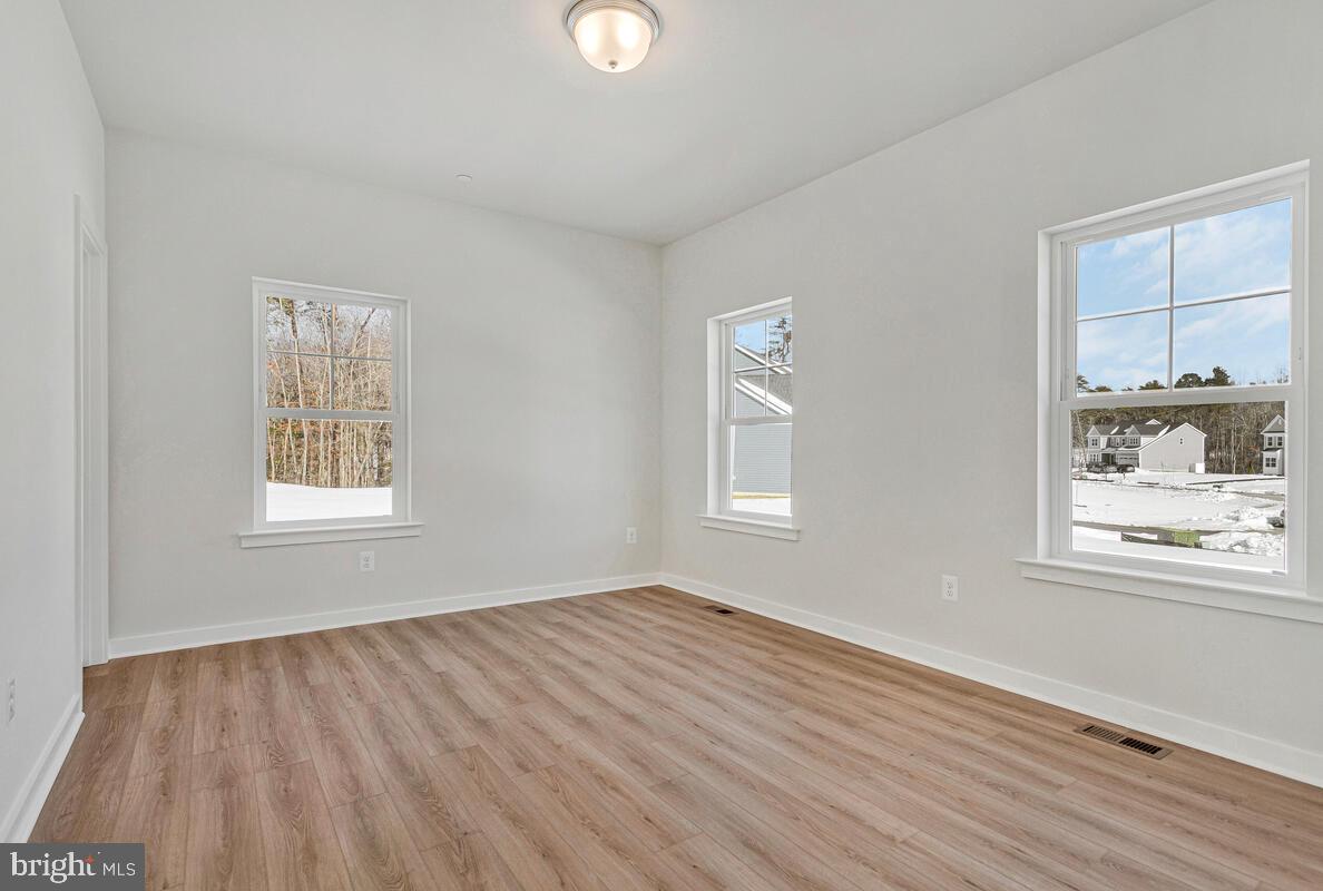 QUEEN ANNE COLONY - Residential