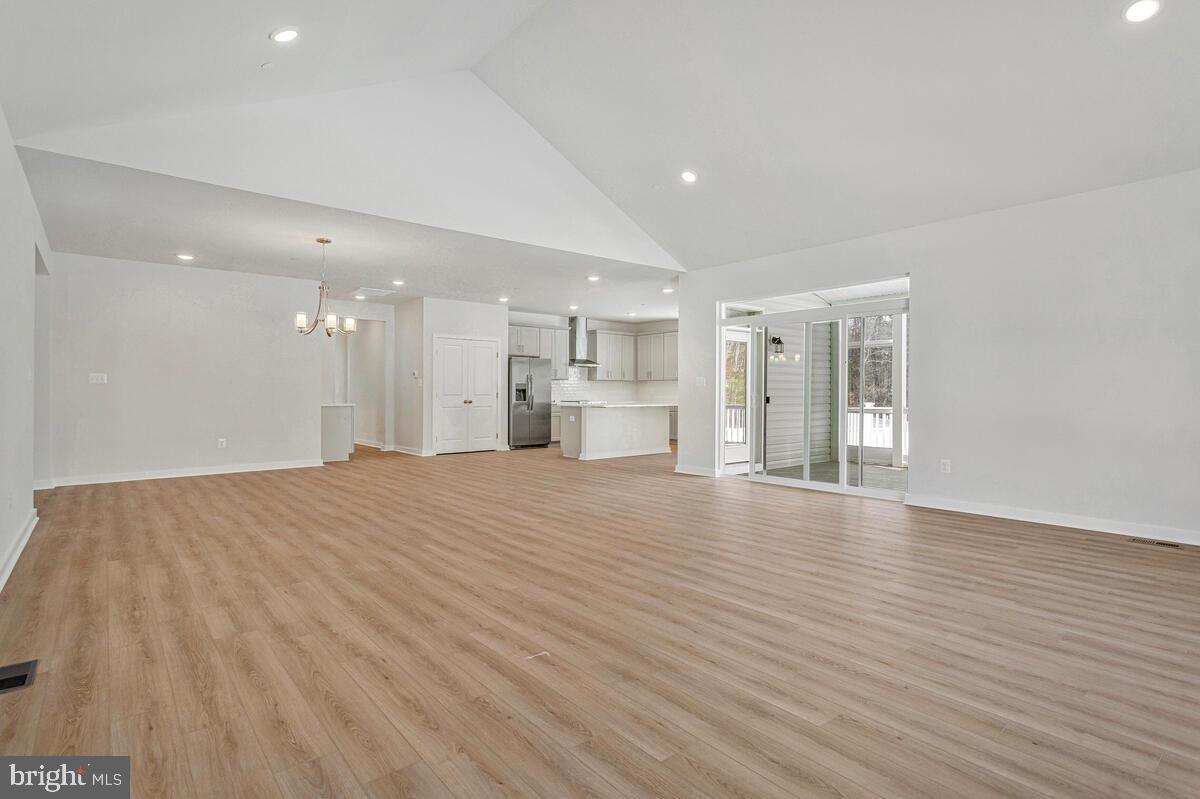 QUEEN ANNE COLONY - Residential