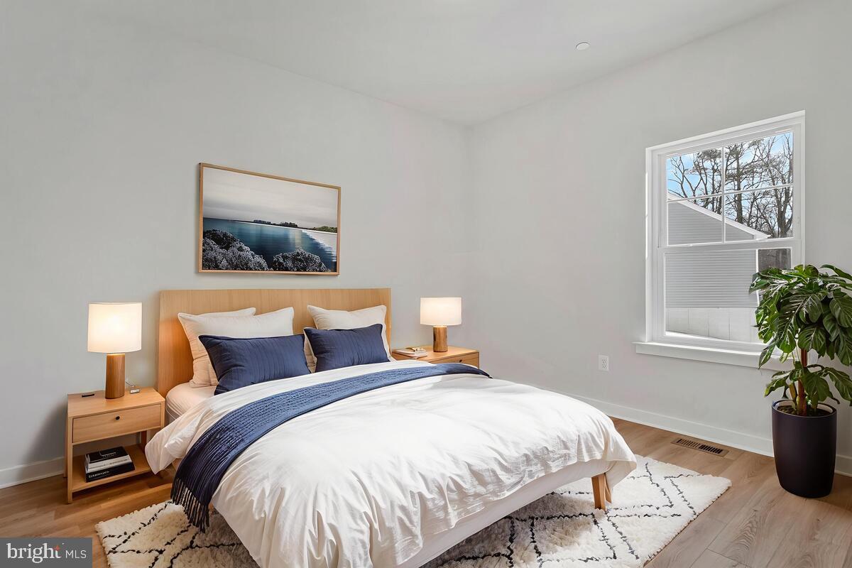 QUEEN ANNE COLONY - Residential