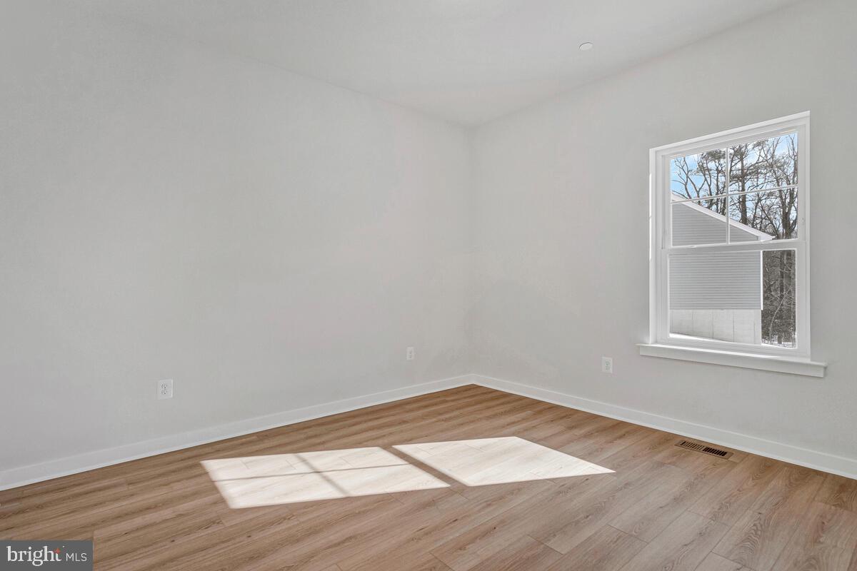 QUEEN ANNE COLONY - Residential