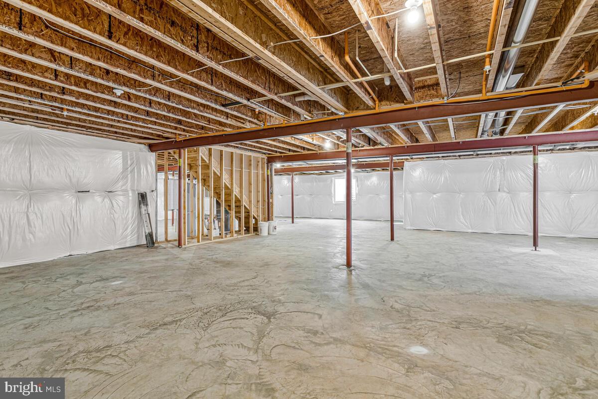 QUEEN ANNE COLONY - Residential