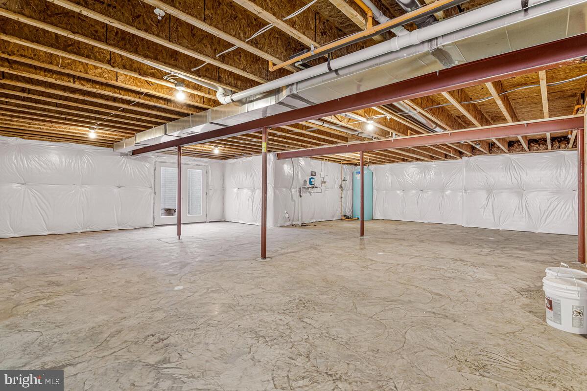 QUEEN ANNE COLONY - Residential