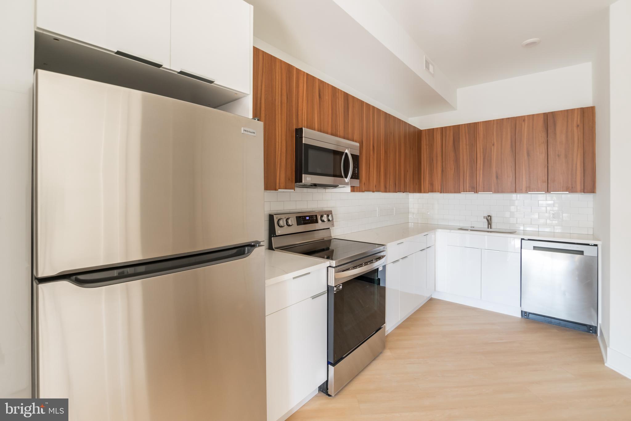 UNIVERSITY CITY - Residential Lease