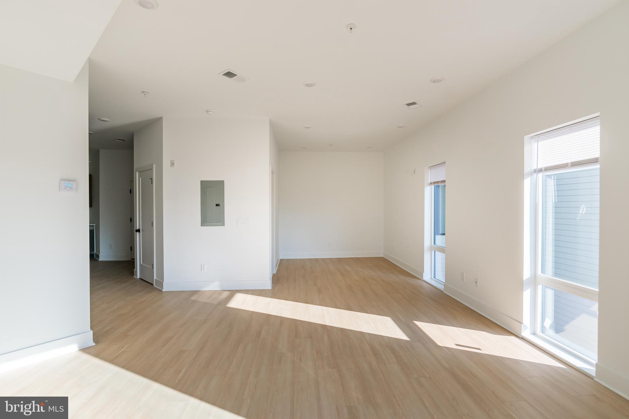 UNIVERSITY CITY - Residential Lease