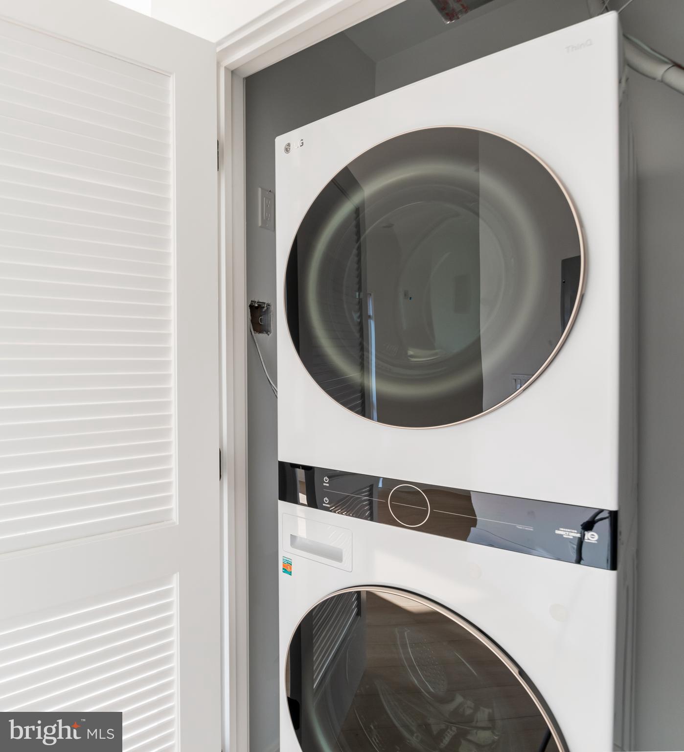 UNIVERSITY CITY - Residential Lease