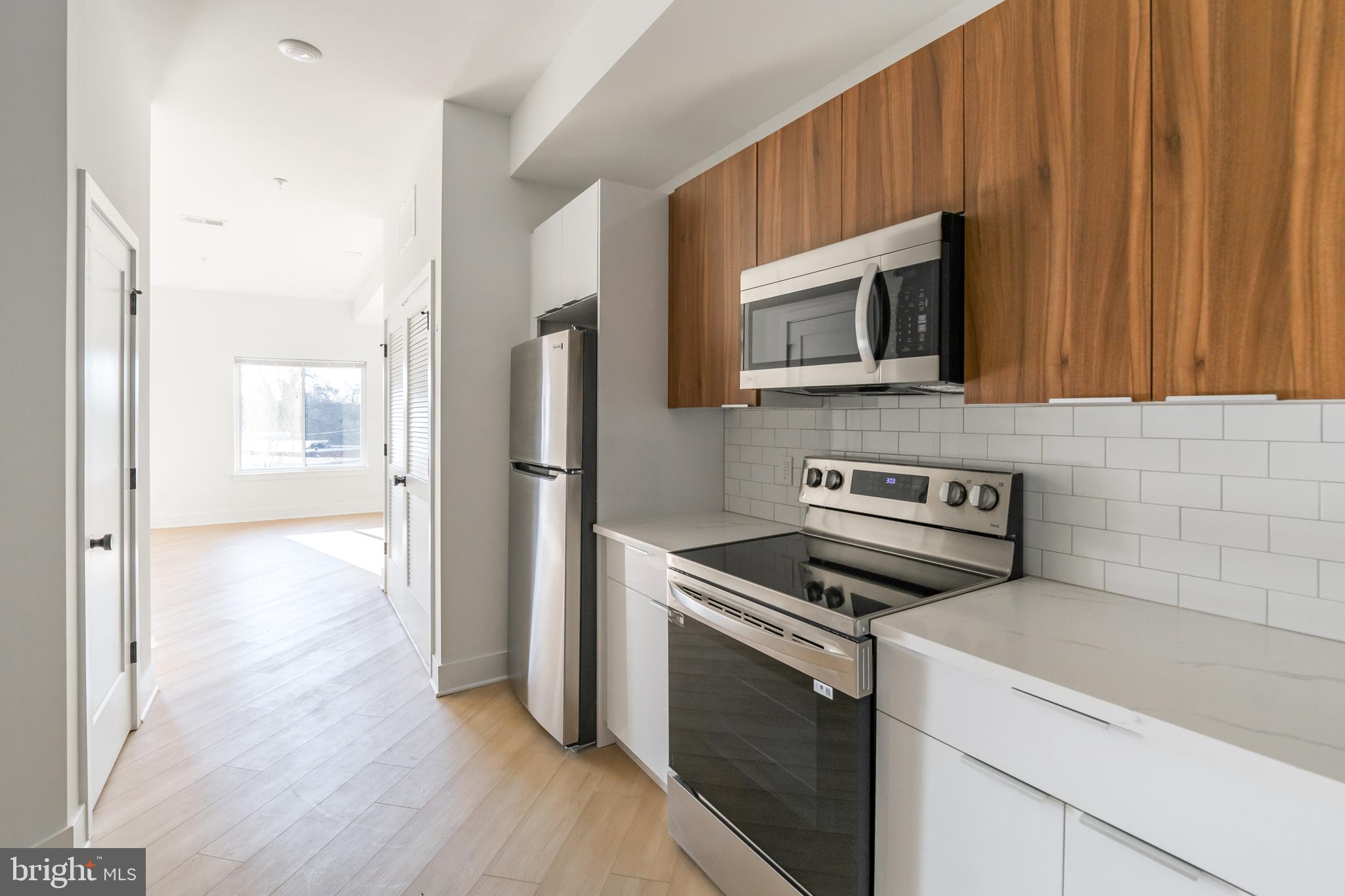 UNIVERSITY CITY - Residential Lease