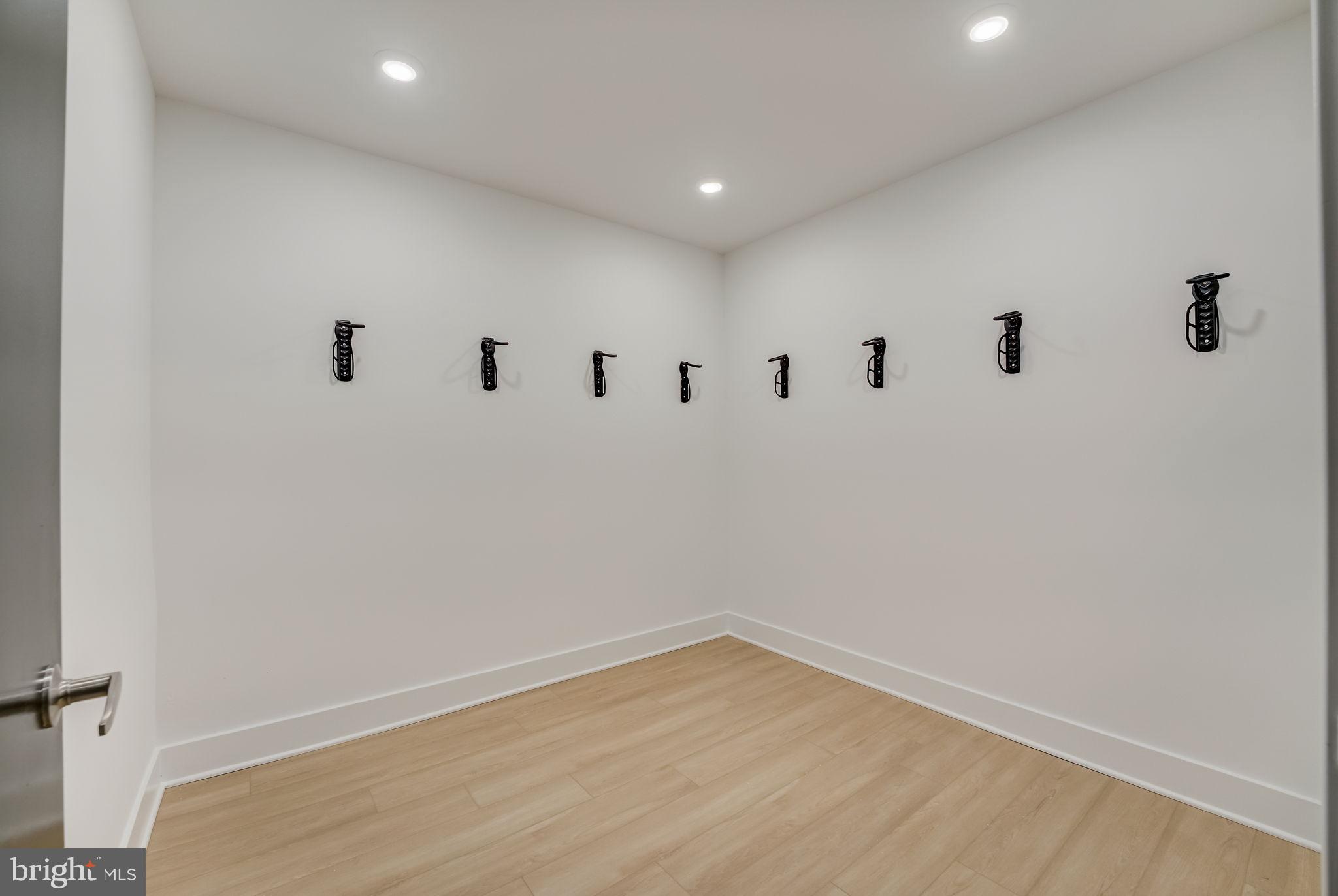 UNIVERSITY CITY - Residential Lease