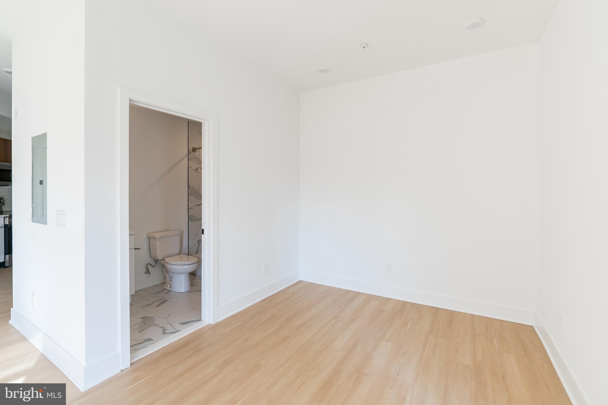 UNIVERSITY CITY - Residential Lease